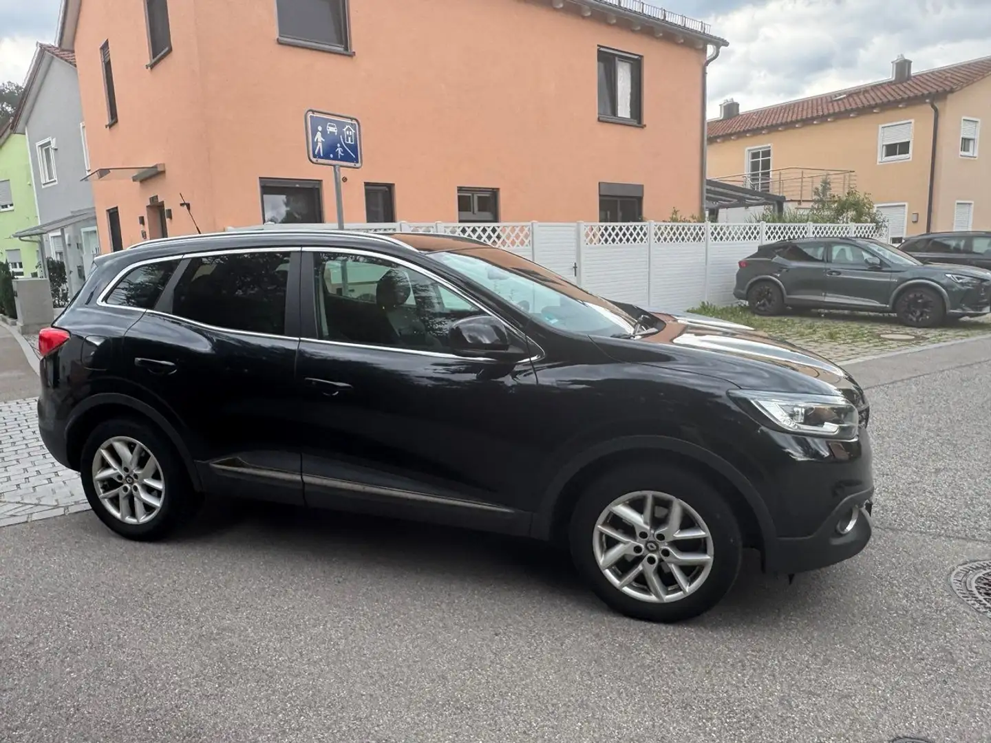 Renault Kadjar Kadjar Energy dCi 110 EDC Experience Schwarz - 1