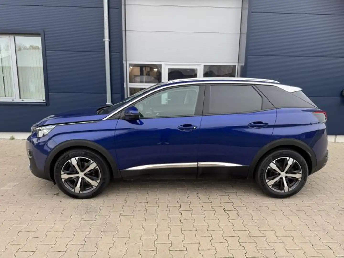 Peugeot 3008 BlueHDi 130 Stop & Start EAT8 Allure Blau - 2