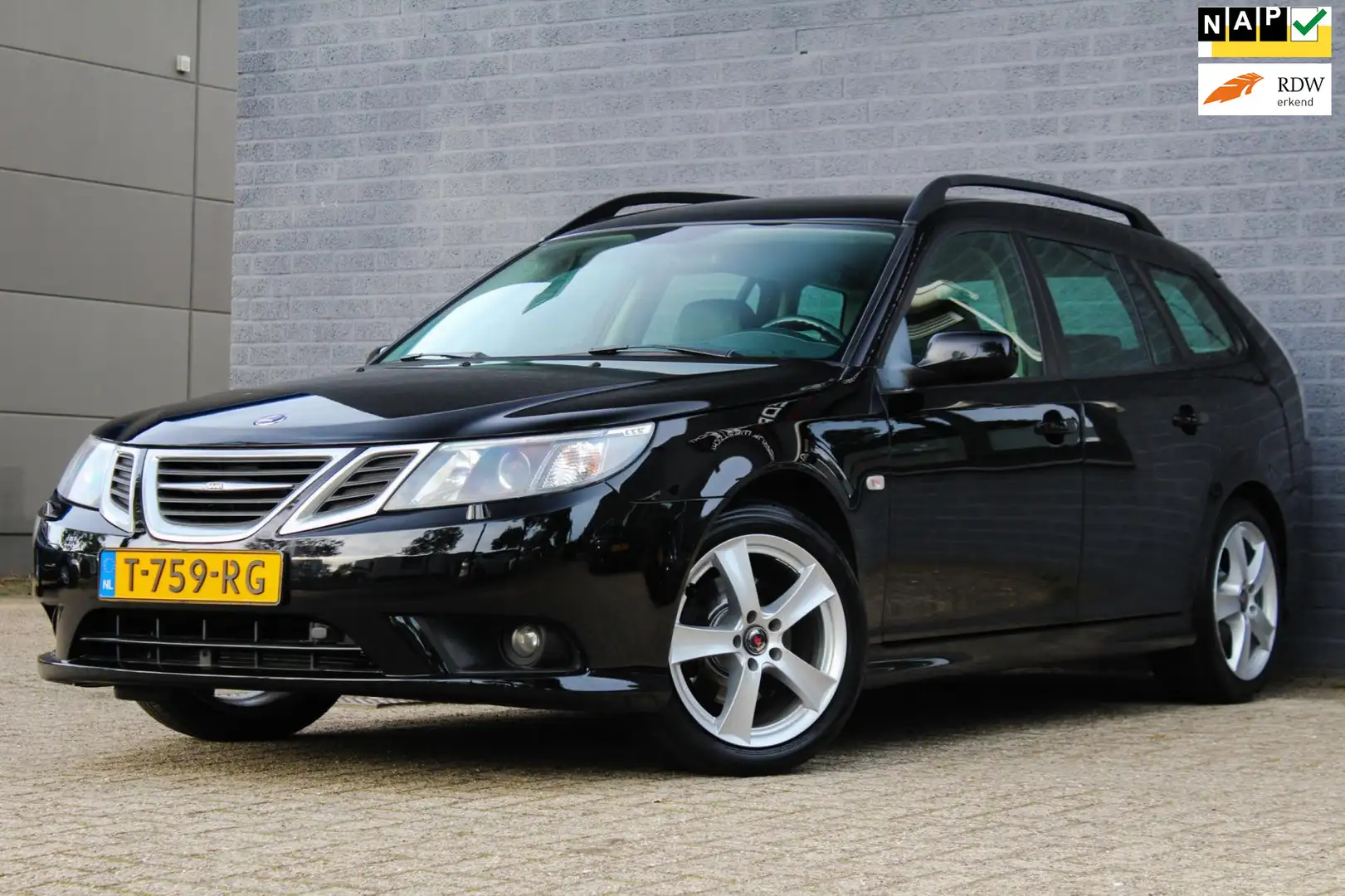 Saab 9-3 Sport Estate 2.0t Vector, Youngtimer, Trekhaak crna - 1