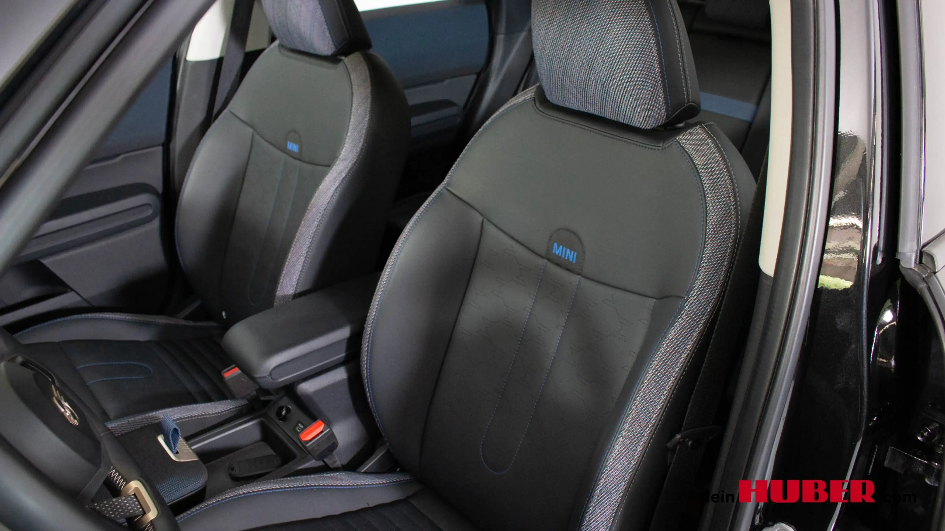 MINI Countryman D Countryman D — photo 9