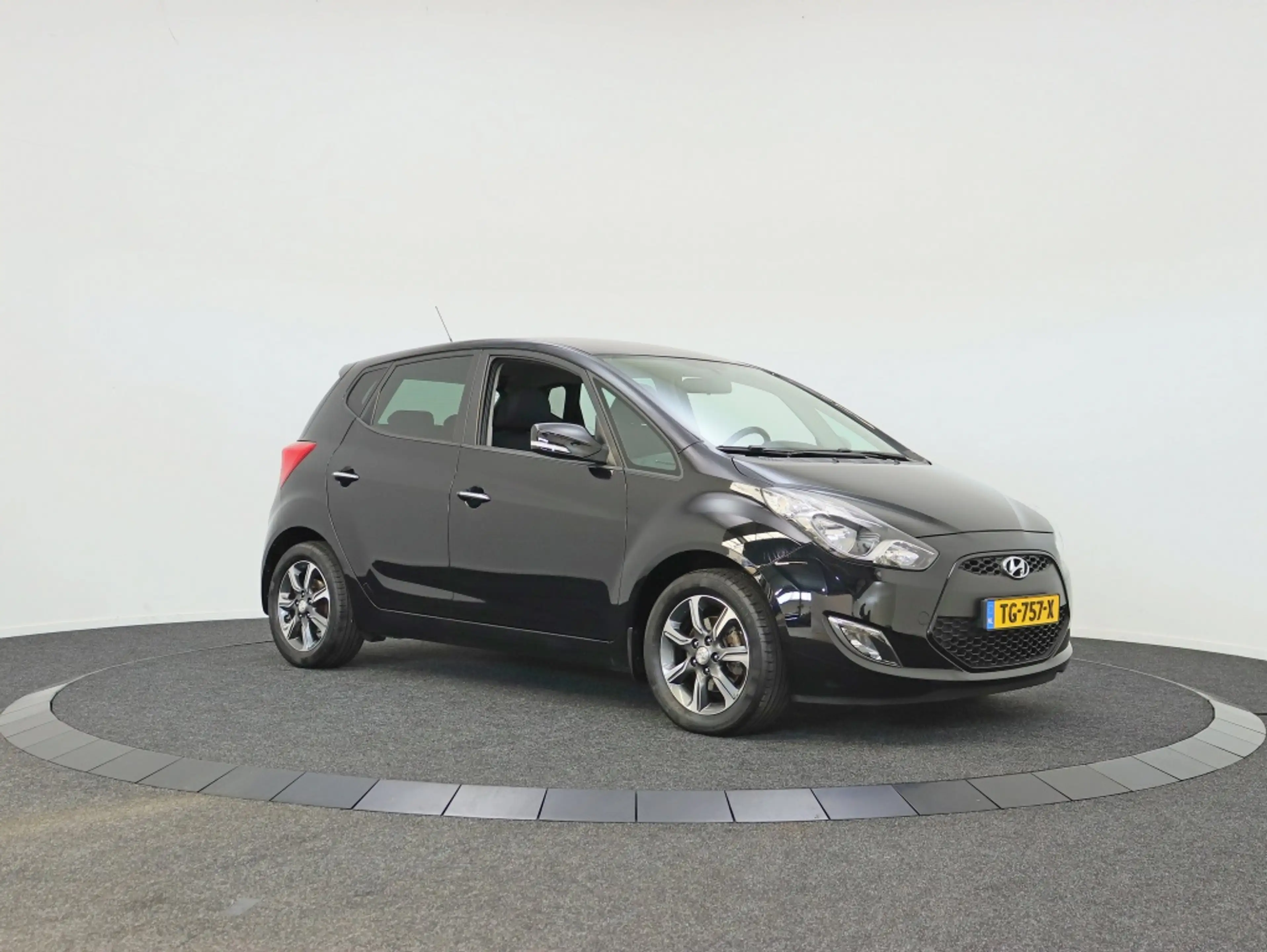 Hyundai iX20 1.4i Go! — photo 12