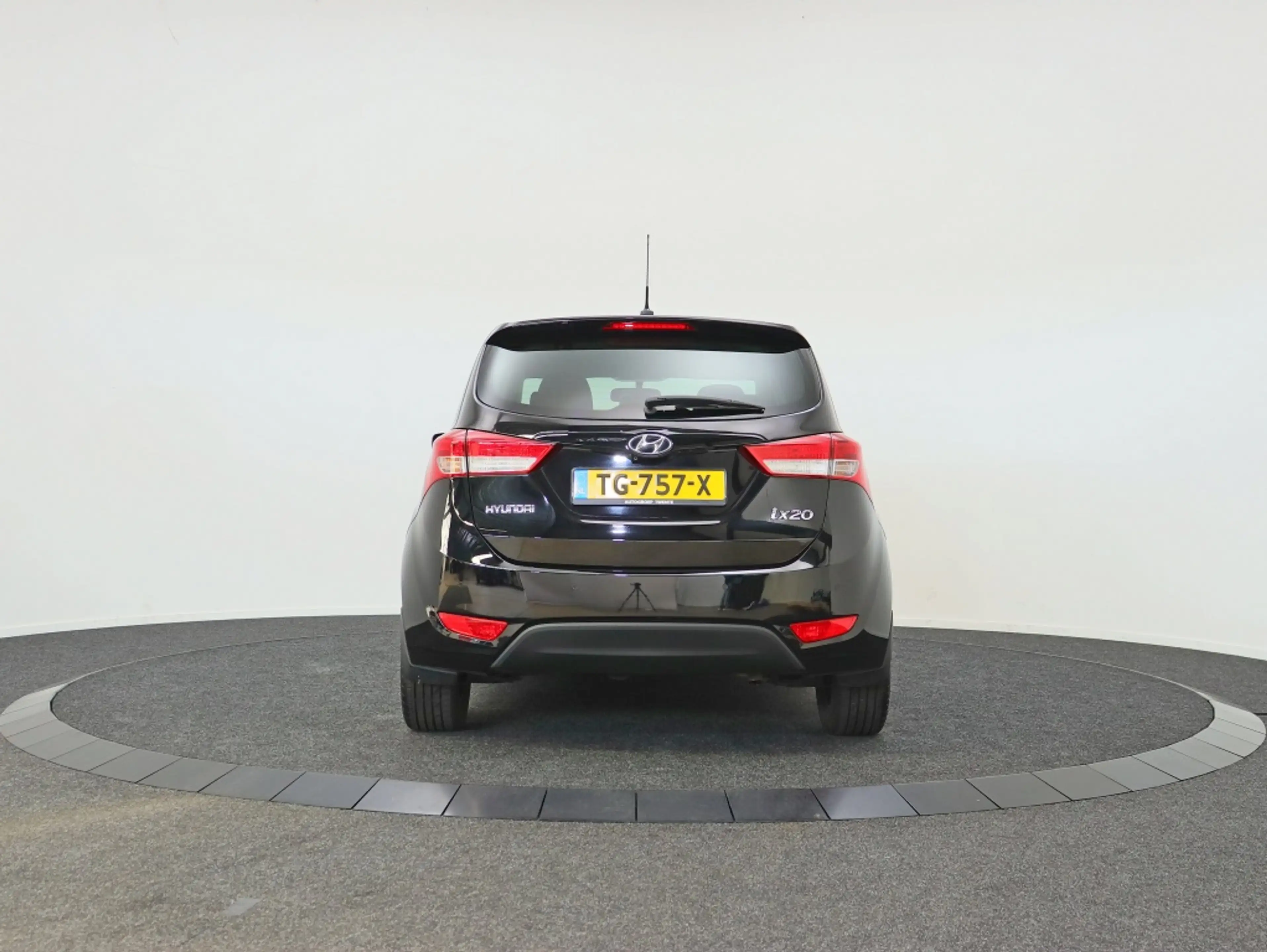 Hyundai iX20 1.4i Go! — photo 9