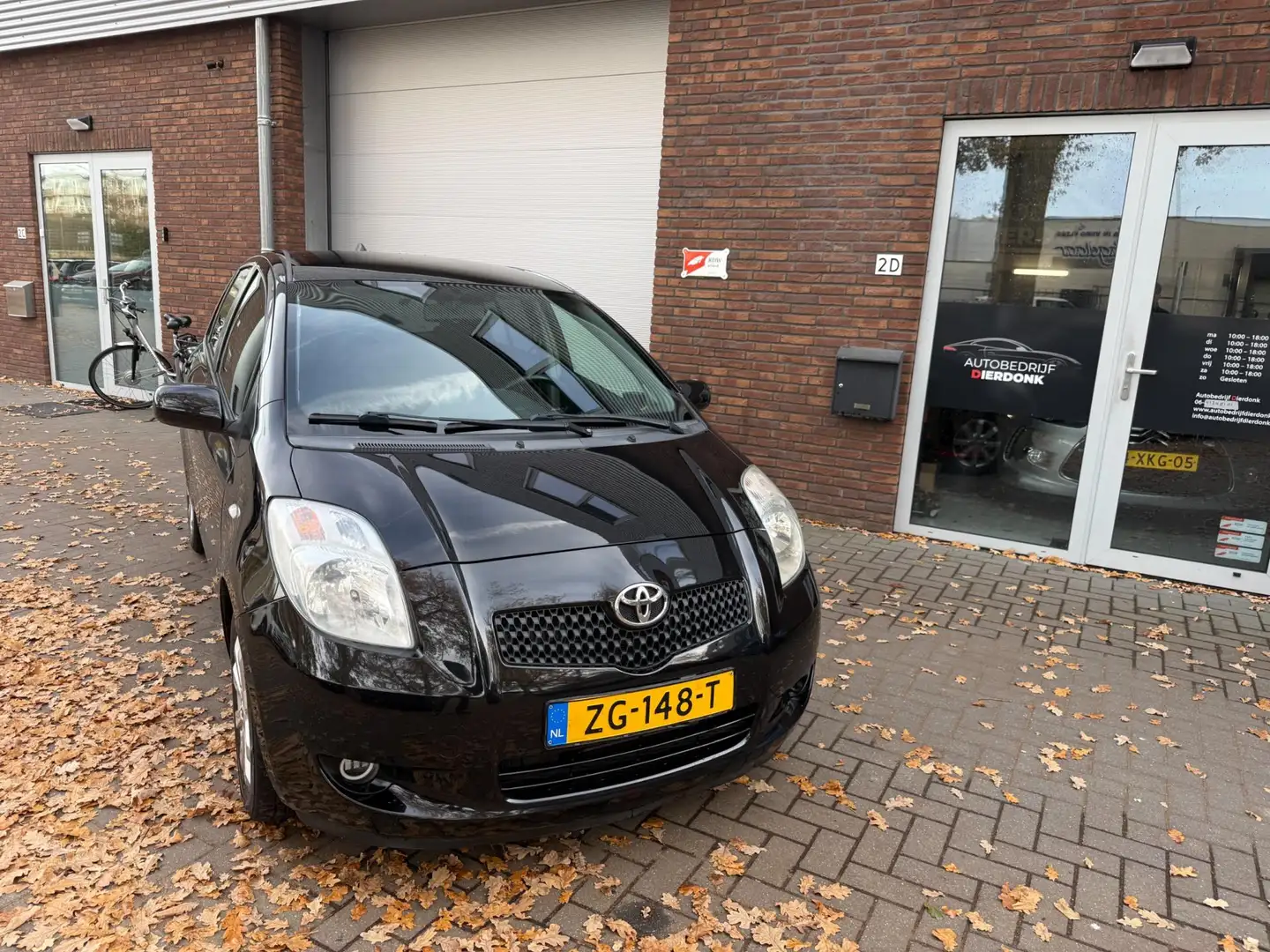 Toyota Yaris 1.3 VVTi Sol MMT|AUTOMAAT|AIRCO|NIEUWE APK Zwart - 2