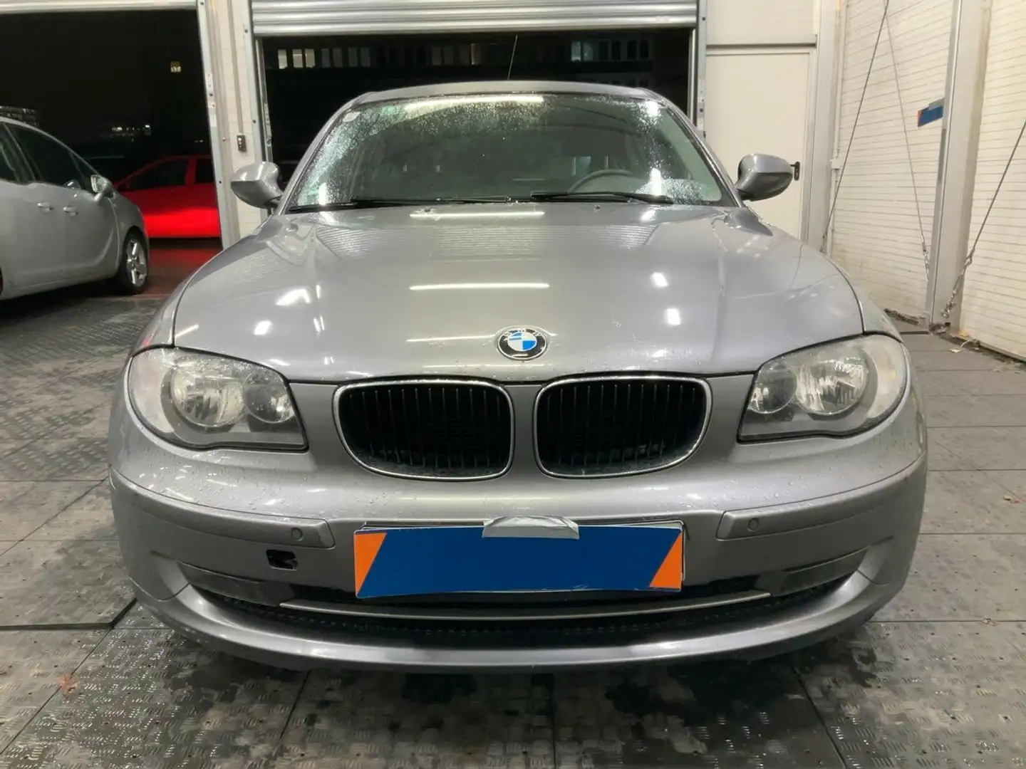 BMW 116 d*SHZ*PDC*Tüv Neu*Insp.Neu*4-Türig*EU 5 Grau - 2