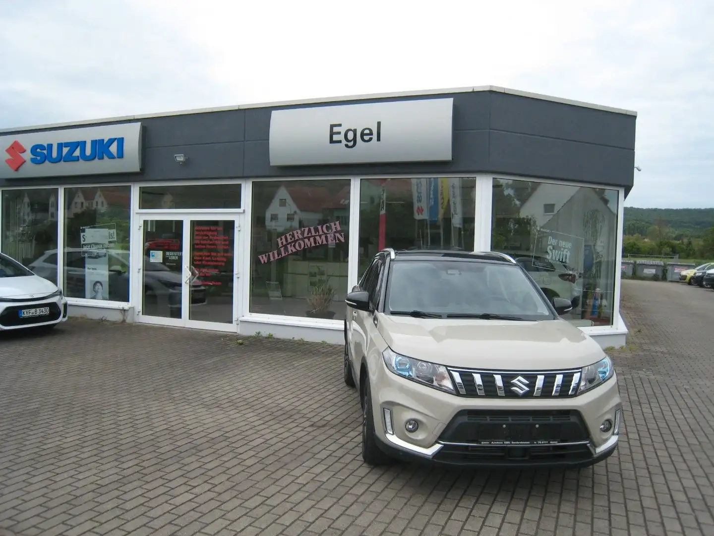 Suzuki Vitara 1.4 Comfort+ 4x4 A/T Beige - 2