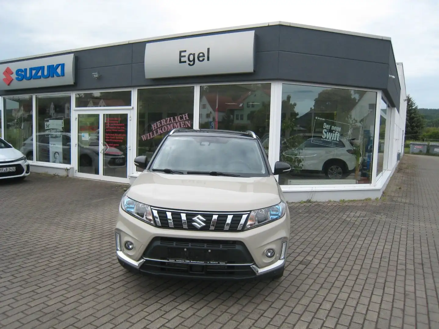Suzuki Vitara 1.4 Comfort+ 4x4 A/T Beige - 1