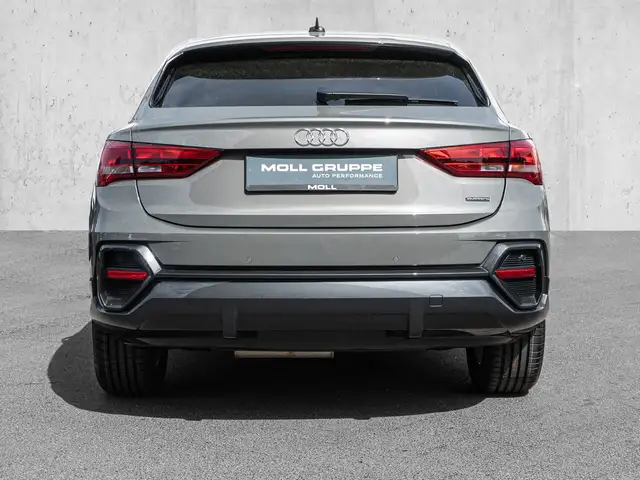 Audi Q3 view 6