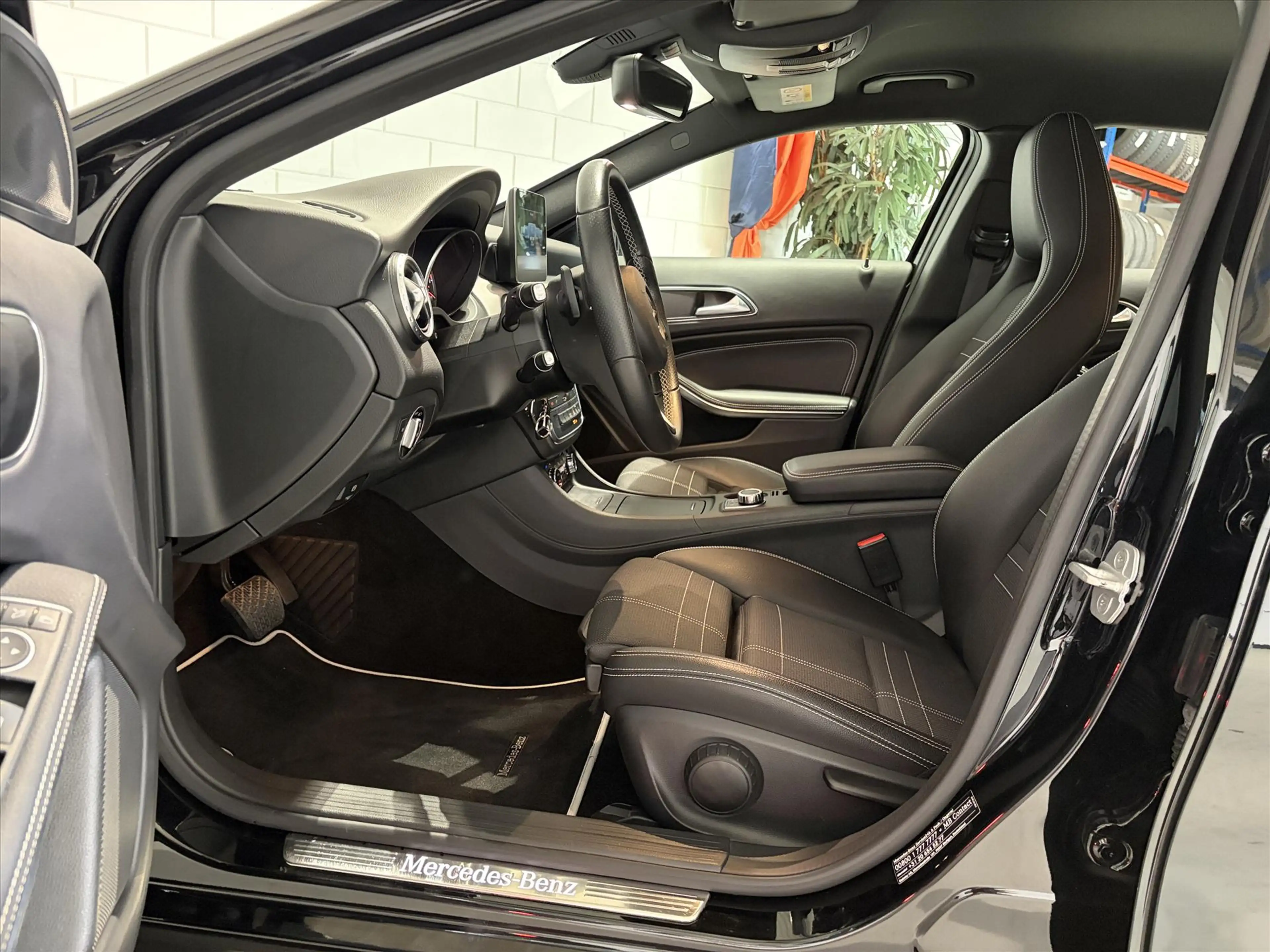 Mercedes-Benz GLA 180 122pk 7G-DCT. Camera, Cruise, 24dkm!! — photo 15
