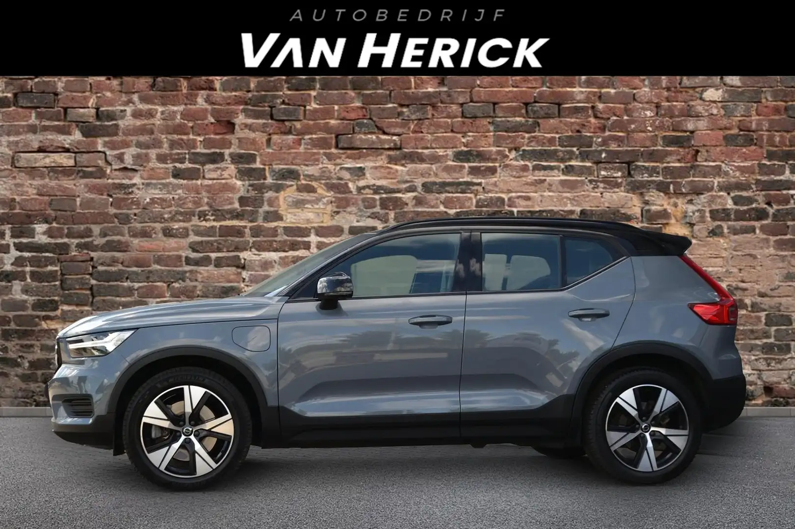 Volvo XC40 1.5 T4 Recharge R-Design | Navi| Camera |Seat Pack Grijs - 2