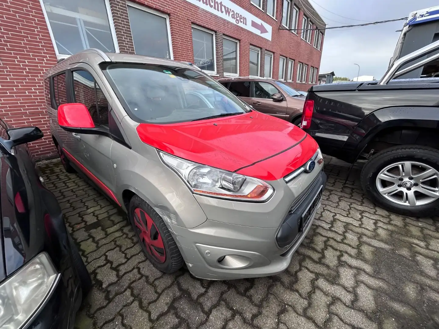 Ford Grand Tourneo Connect 1.6 TDCi Titanium Silber - 2