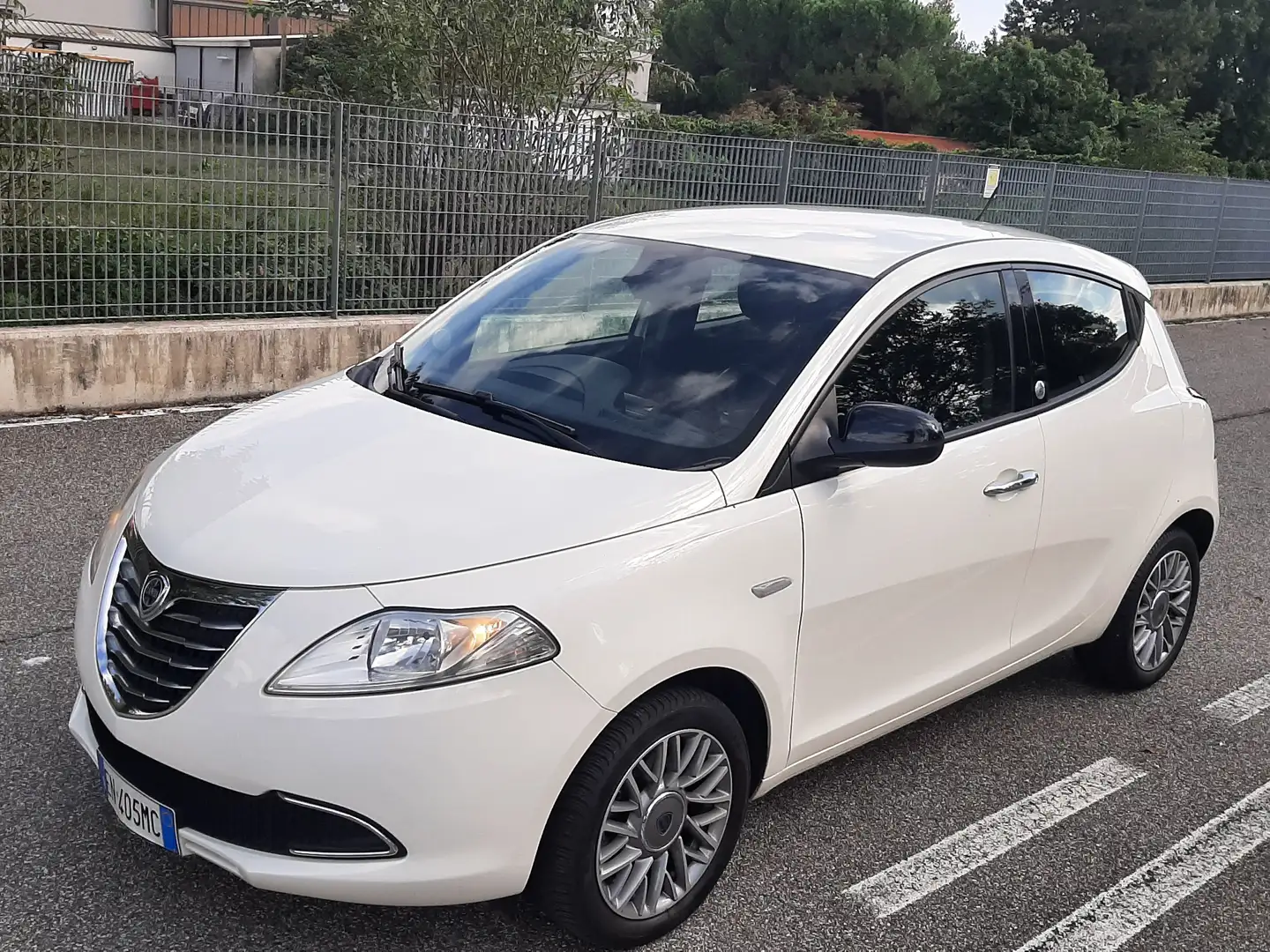 Lancia Ypsilon 1.2 8v Silver s/c.traz.,esp ecochic Gpl 69cv Bianco - 2