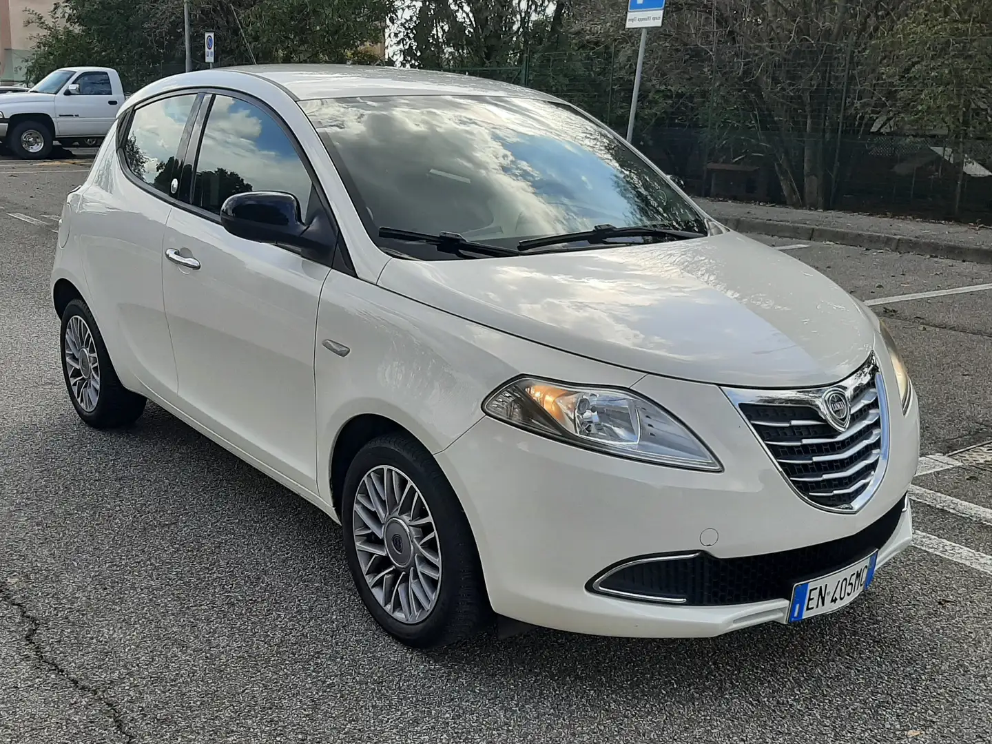 Lancia Ypsilon 1.2 8v Silver s/c.traz.,esp ecochic Gpl 69cv Bianco - 1