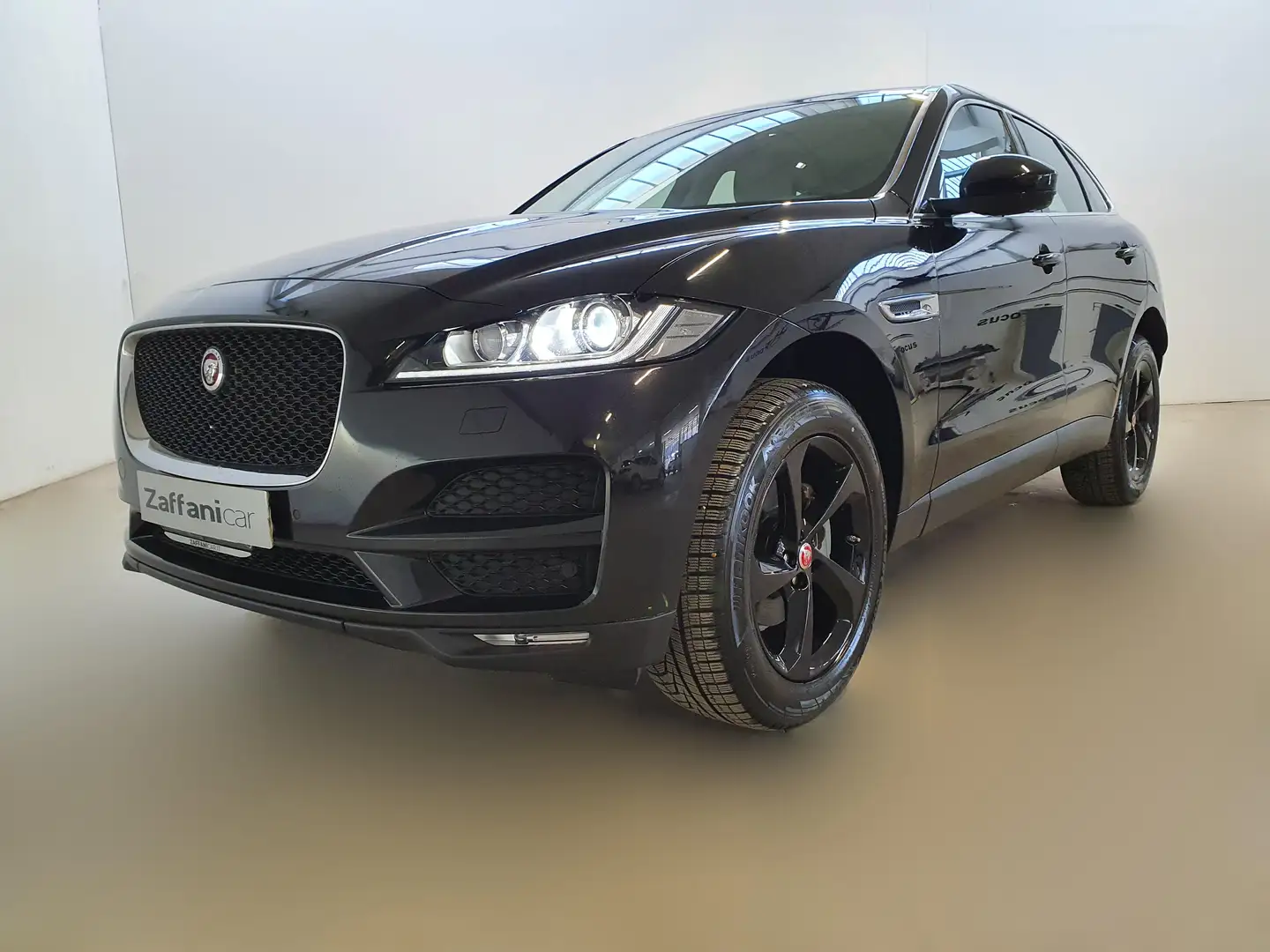 Jaguar E-Pace 2.0D 240 CV AWD aut. R-Dynamic S Nero - 2