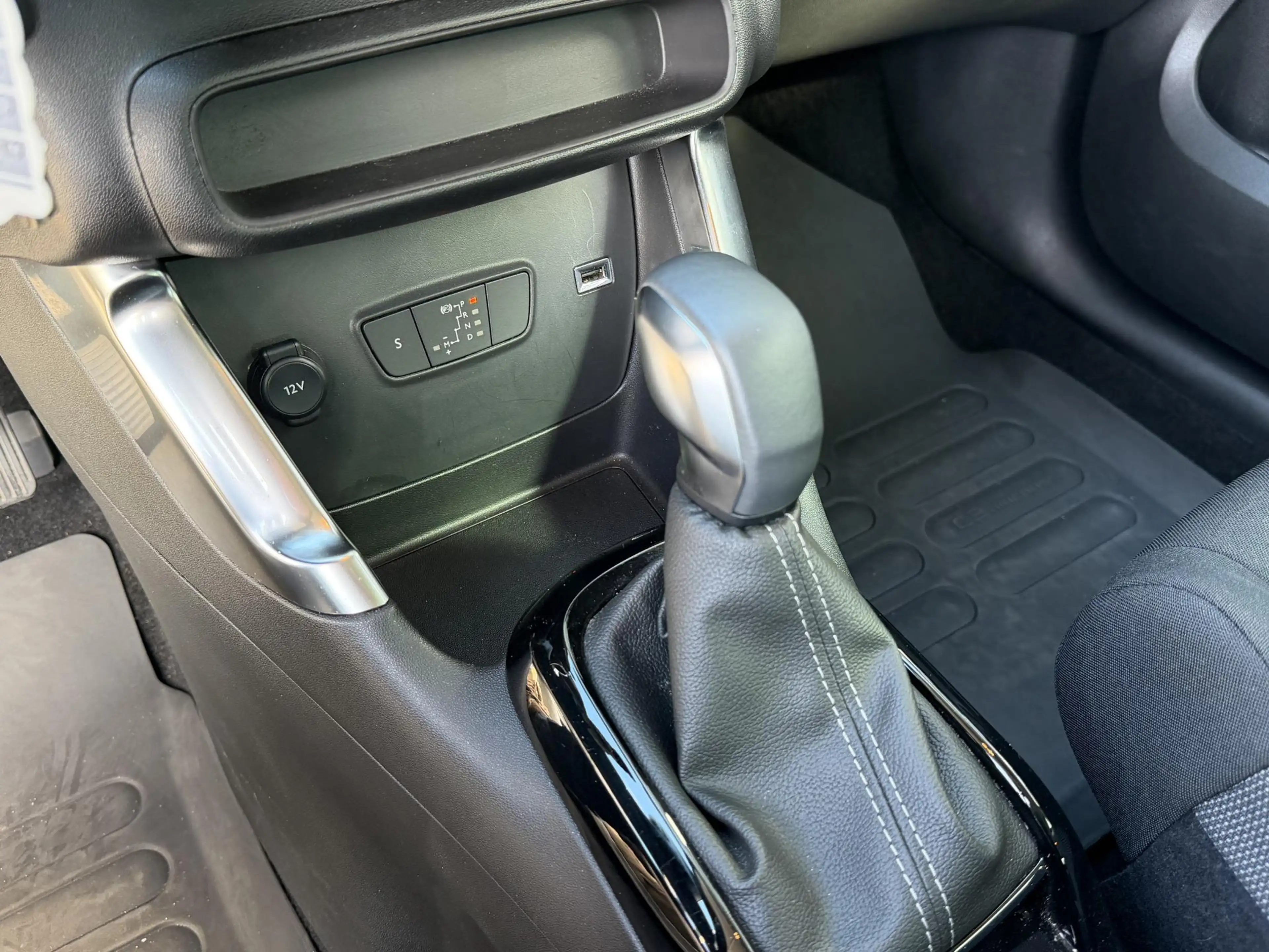 Citroen C3 Aircross 1.2 PureTech Plus 16"/Stoelverwarming/PDC/Apple Ca — photo 25