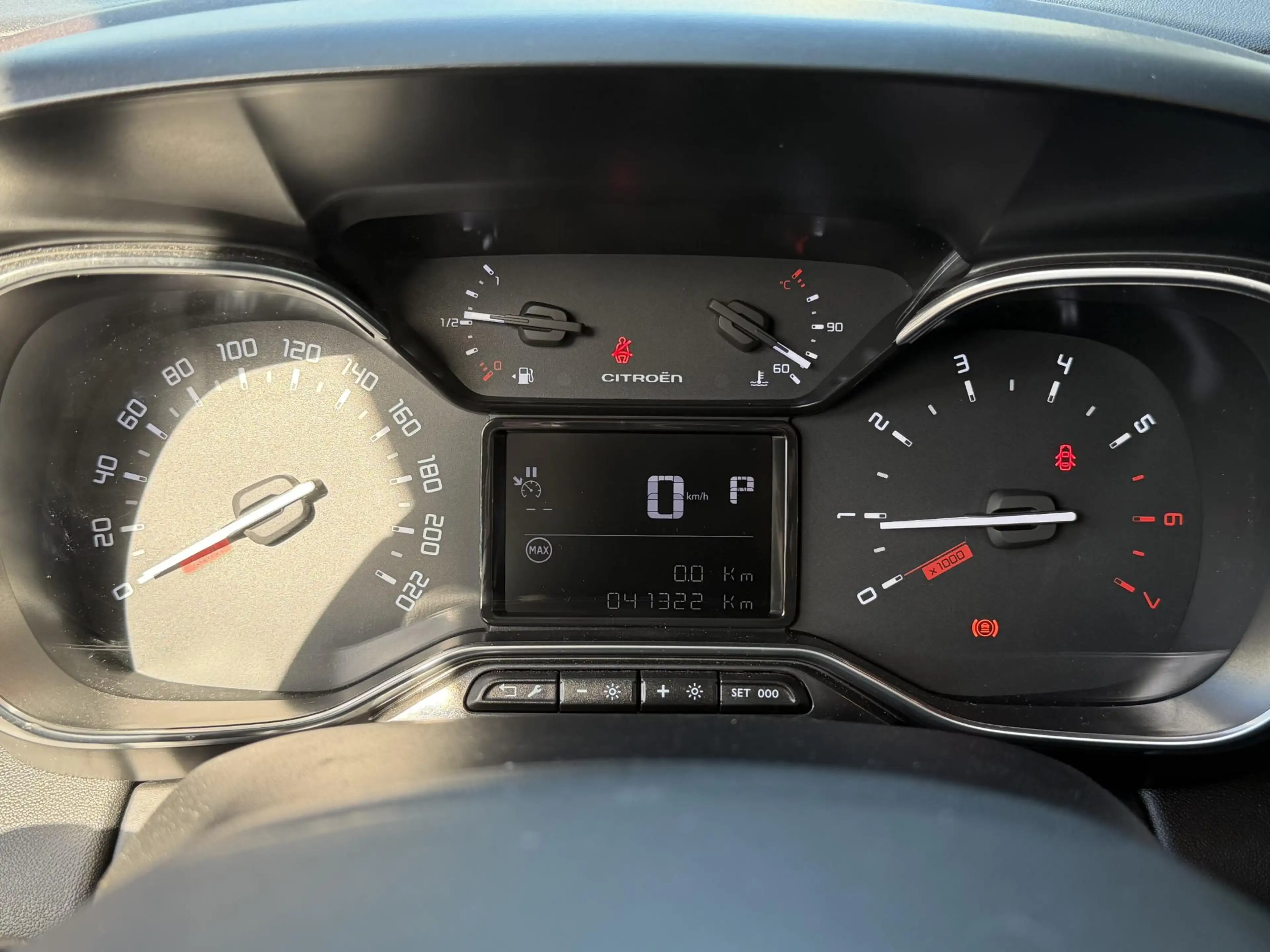 Citroen C3 Aircross 1.2 PureTech Plus 16"/Stoelverwarming/PDC/Apple Ca — photo 6