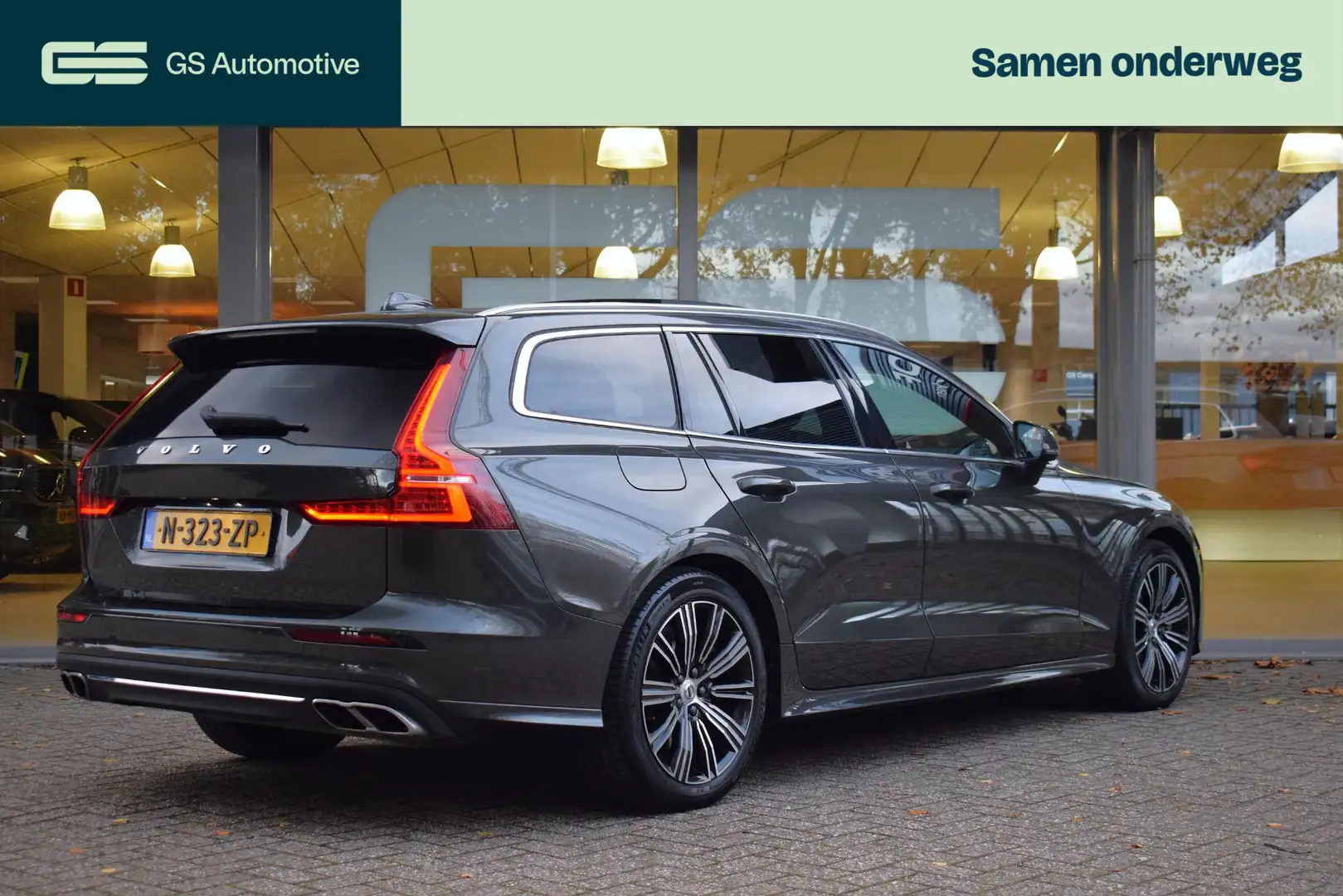 Volvo V60 2.0 T6 Recharge AWD Inscription PANO|LED|MASSAGE Gris - 2
