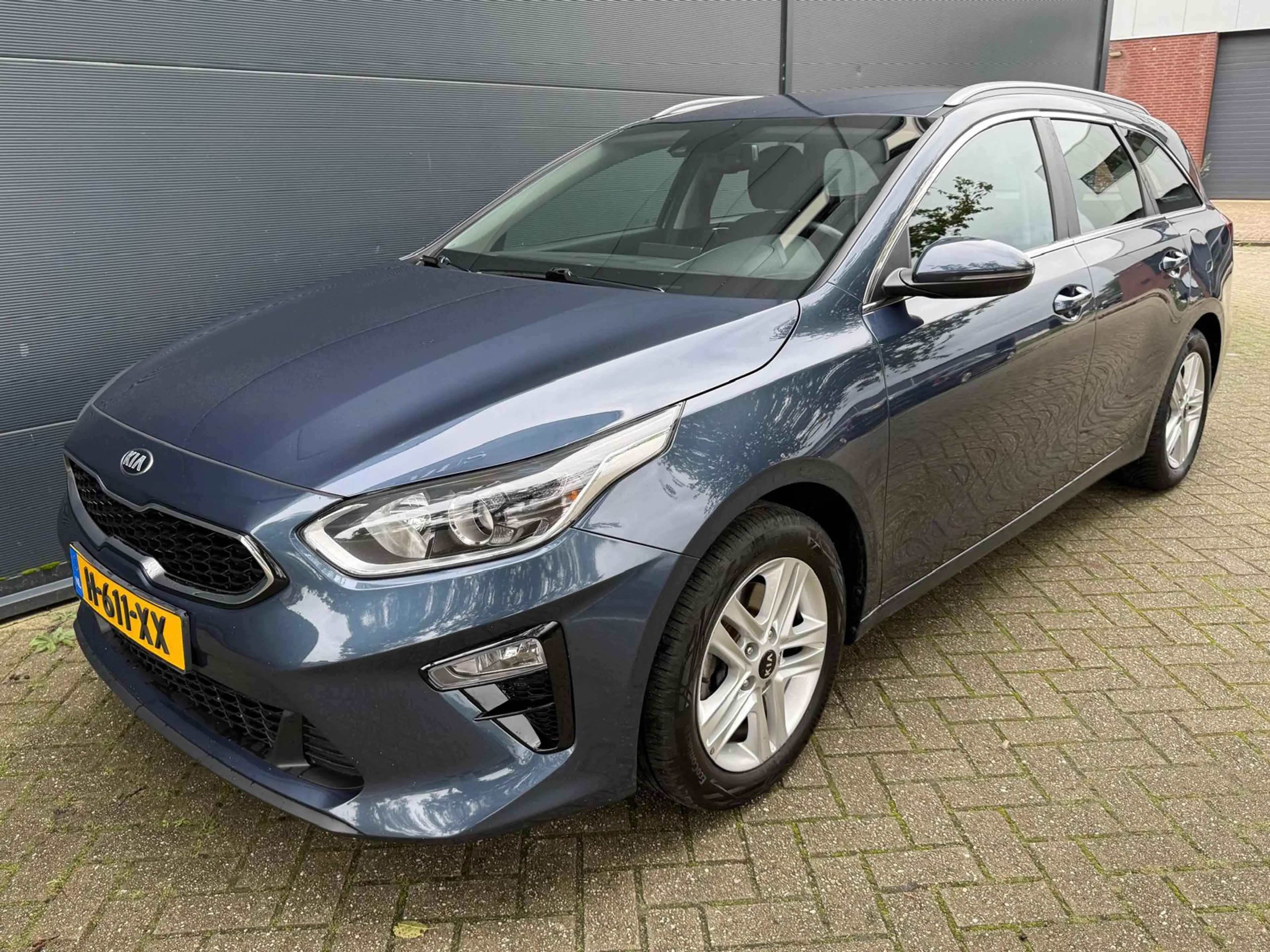 Kia Ceed SW / cee'd SW Sportswagon 1.0 T-GDi DynamicLine/Navi/Carplay/Cam — photo 3