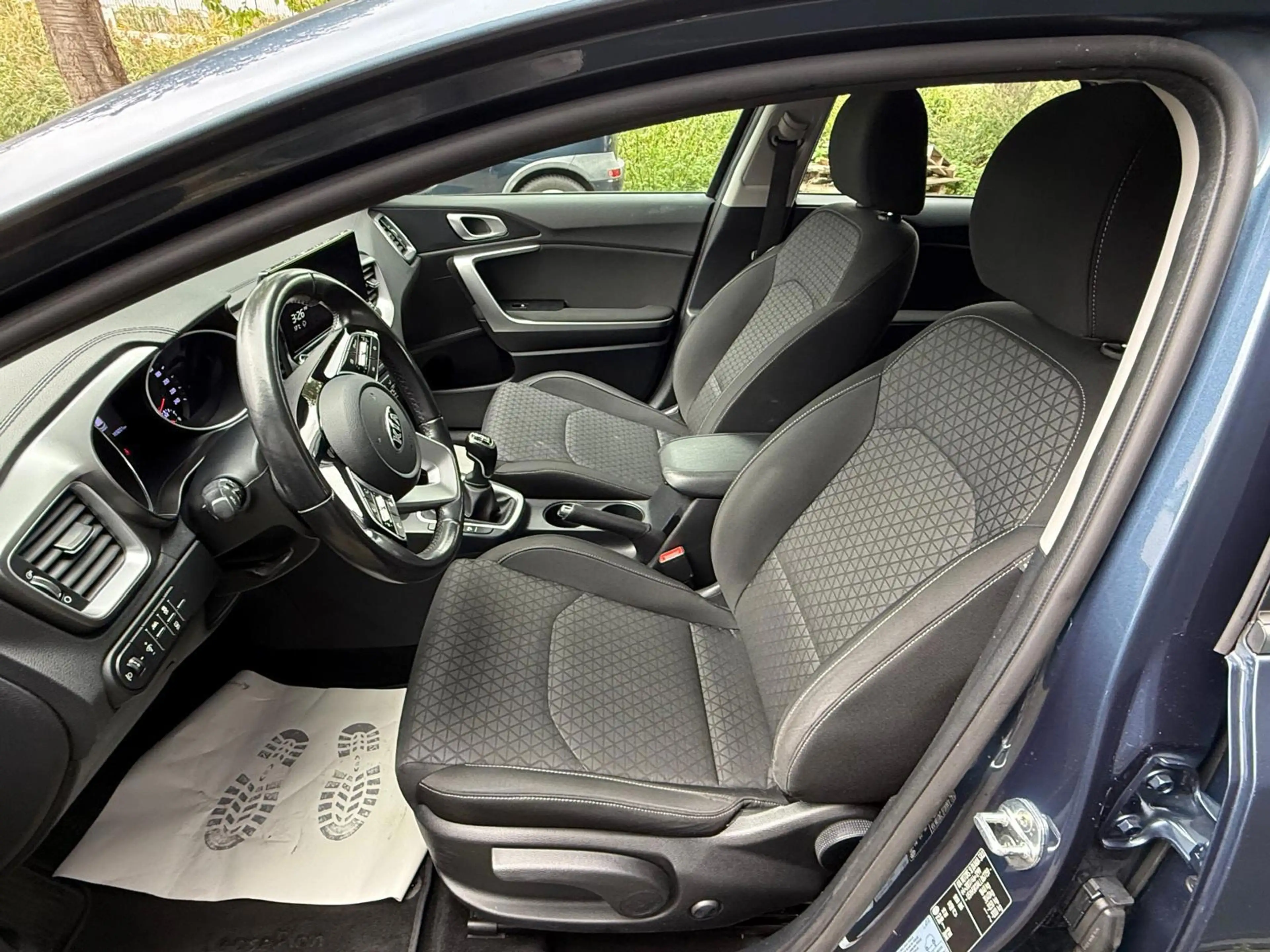 Kia Ceed SW / cee'd SW Sportswagon 1.0 T-GDi DynamicLine/Navi/Carplay/Cam — photo 14