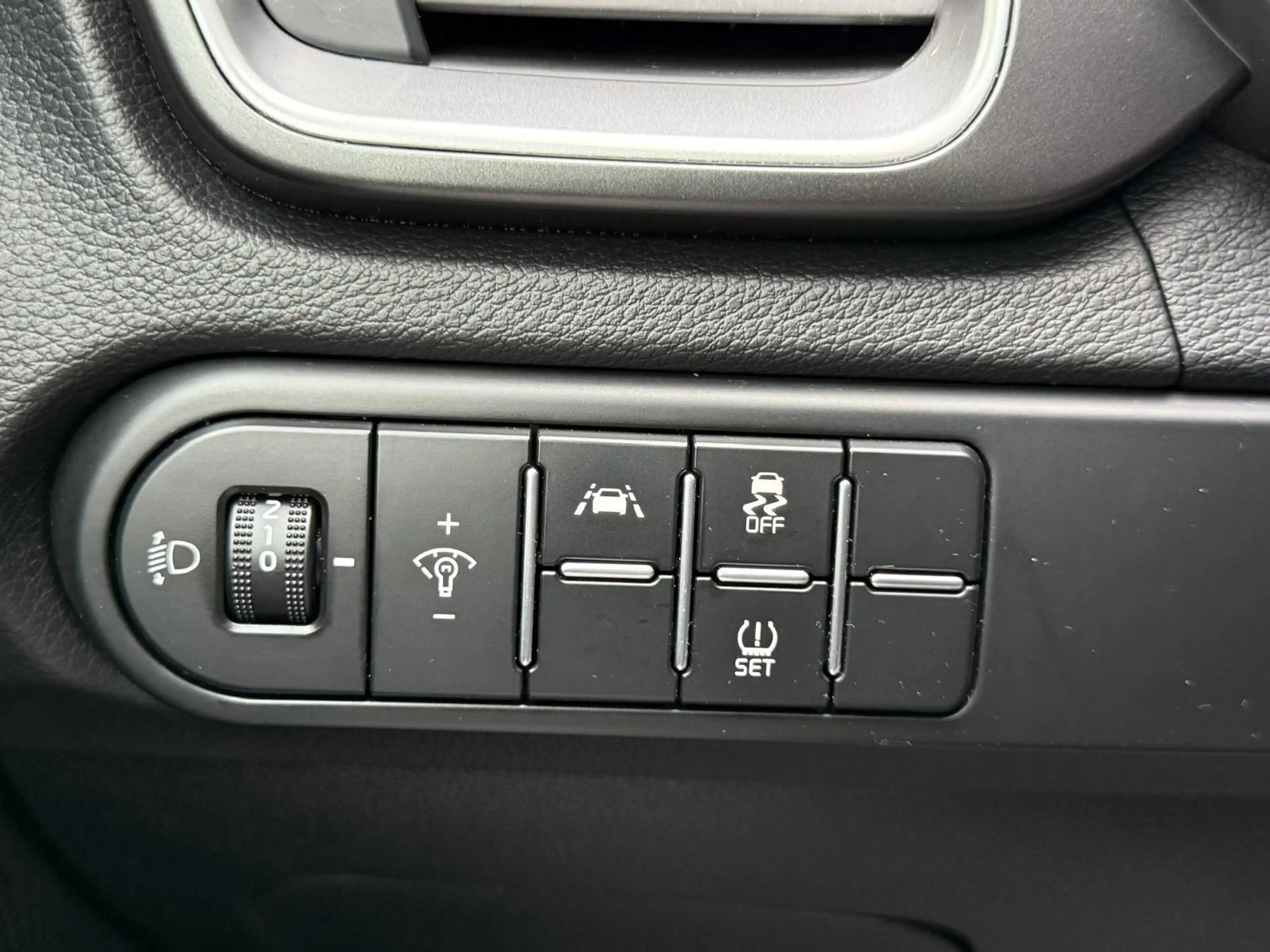 Kia Ceed SW / cee'd SW Sportswagon 1.0 T-GDi DynamicLine/Navi/Carplay/Cam — photo 31