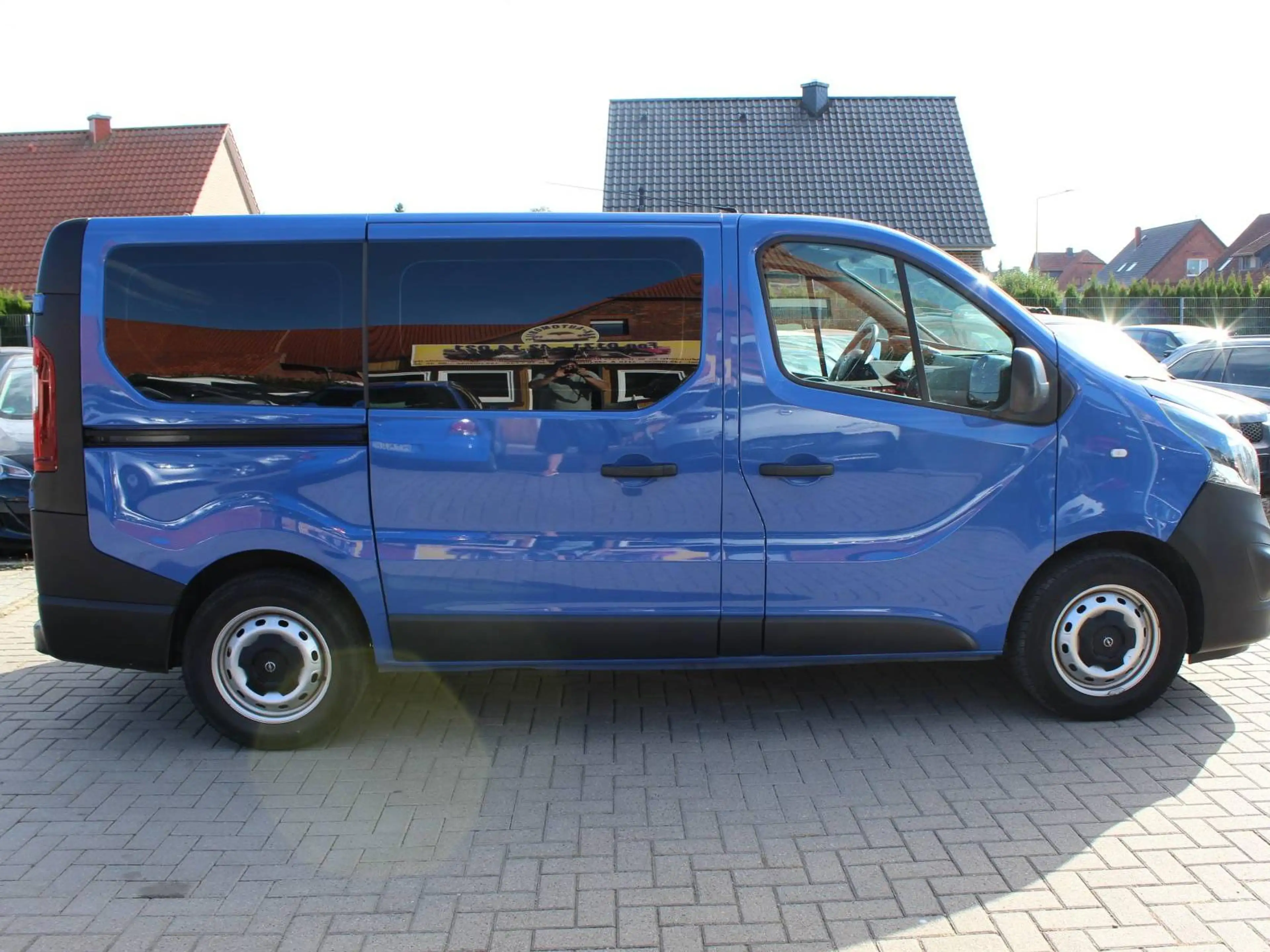 Opel Vivaro 1.6 CDTi Combi L1H1  2,7t Navi Klima AHK — photo 5