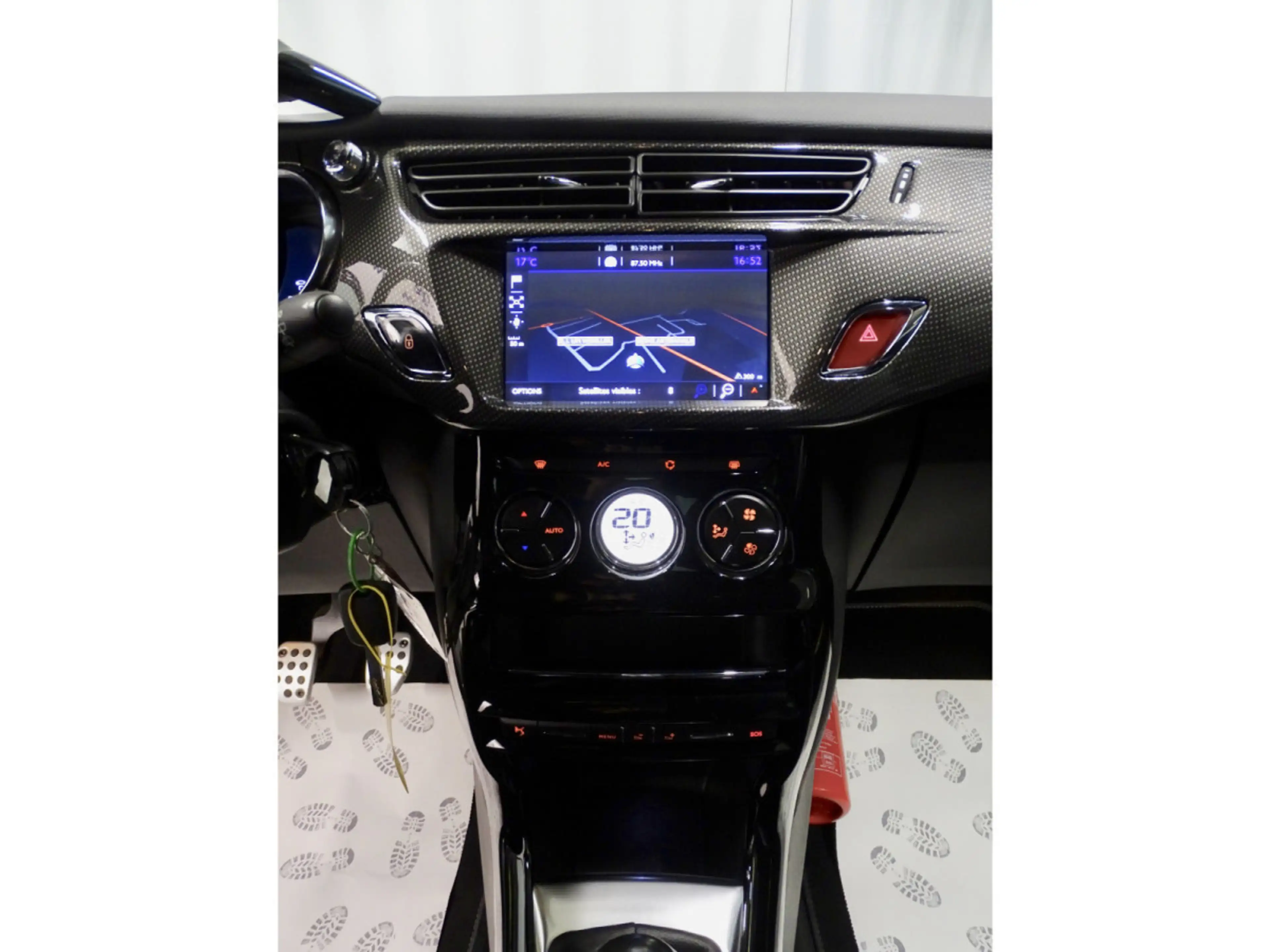 DS Automobiles DS 3 EXECUTIVE EDITION FACELIFT SPORT PAKET CUIR BI-XEN — photo 10