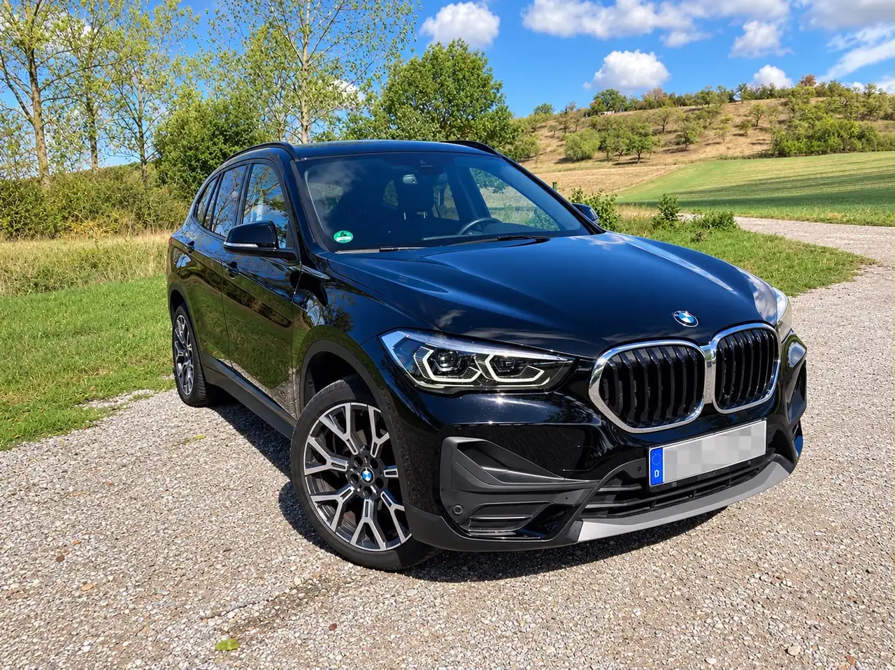BMW X1 X1 sDrive18i Aut. — photo 1 of 9