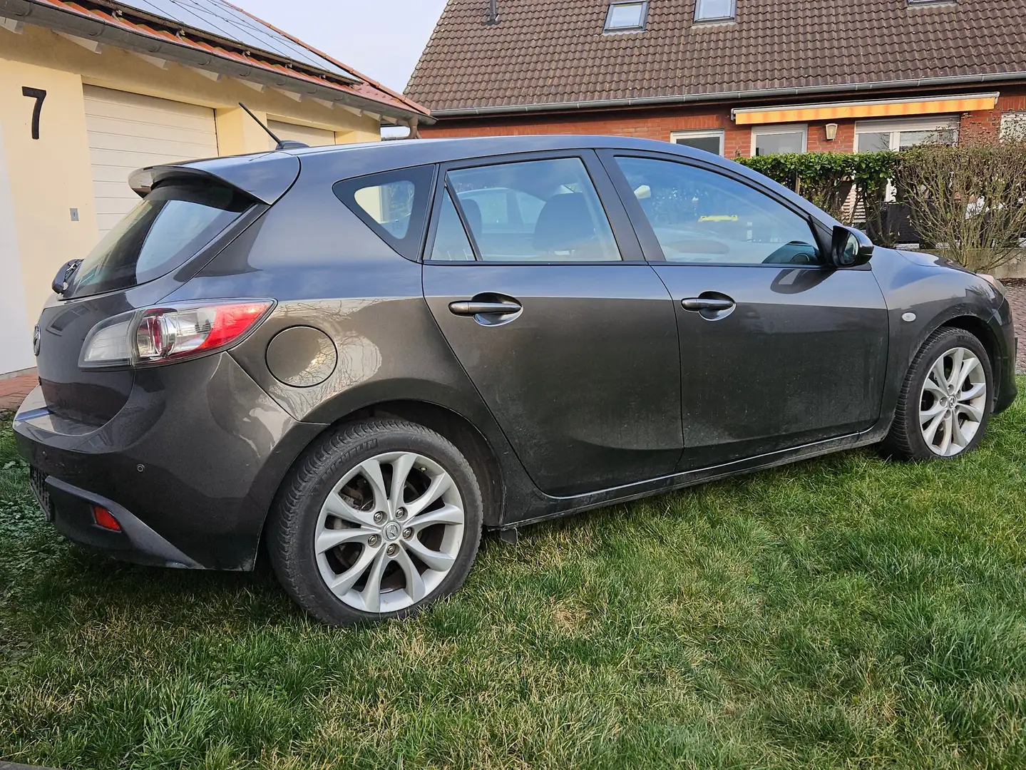 Mazda 3 3 Fließheck 2.0 MZR DISI High-Line srebrna - 2