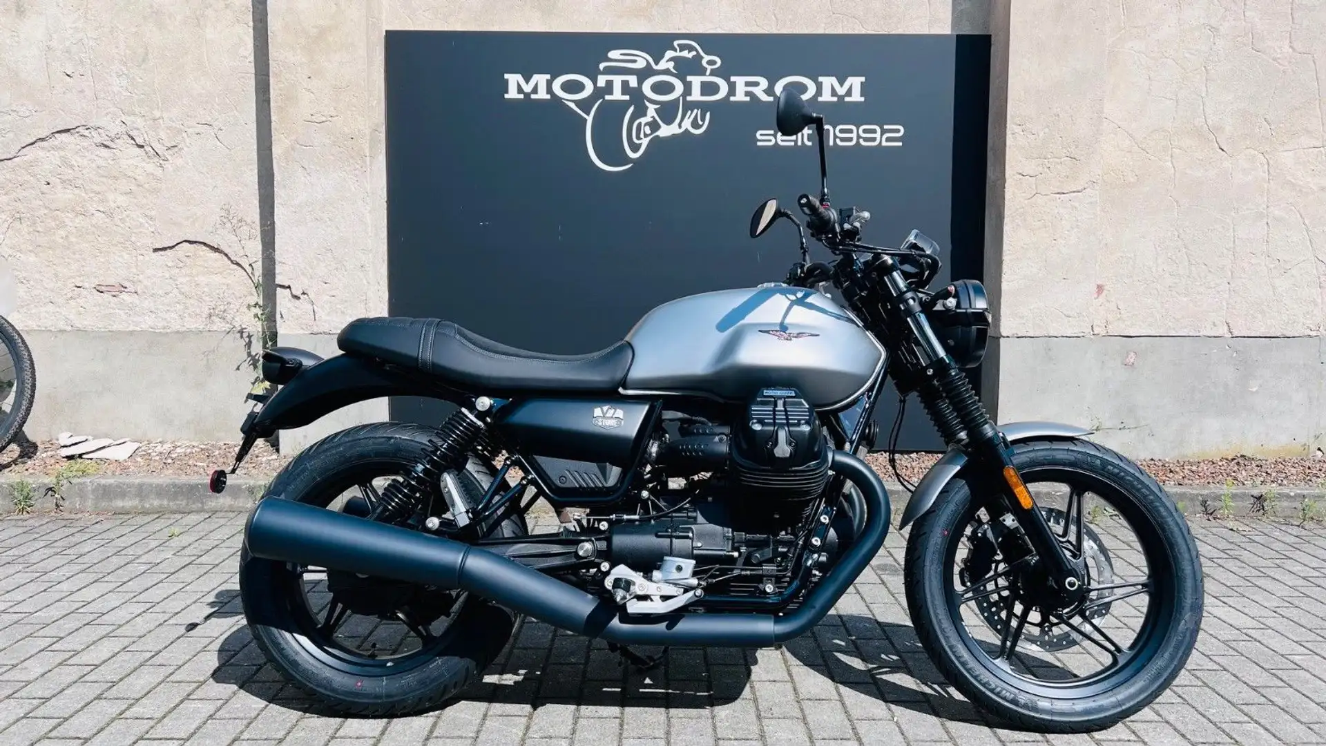 Moto Guzzi V 7 Stone inkl. Preisgarantie Gri - 1