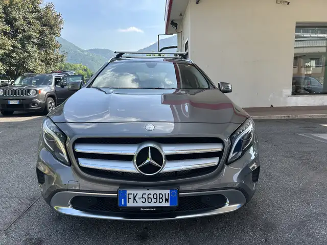 Mercedes-Benz GLA 200 d Sport auto