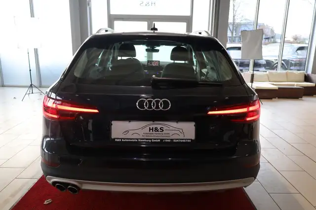 Audi A4 Allroad view 4