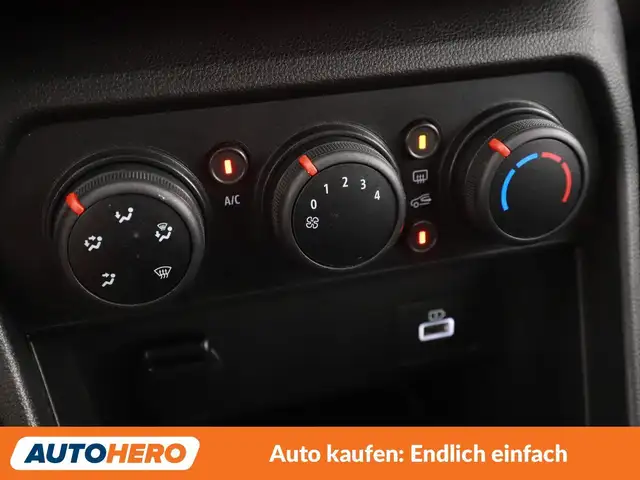 Dacia Sandero view 25