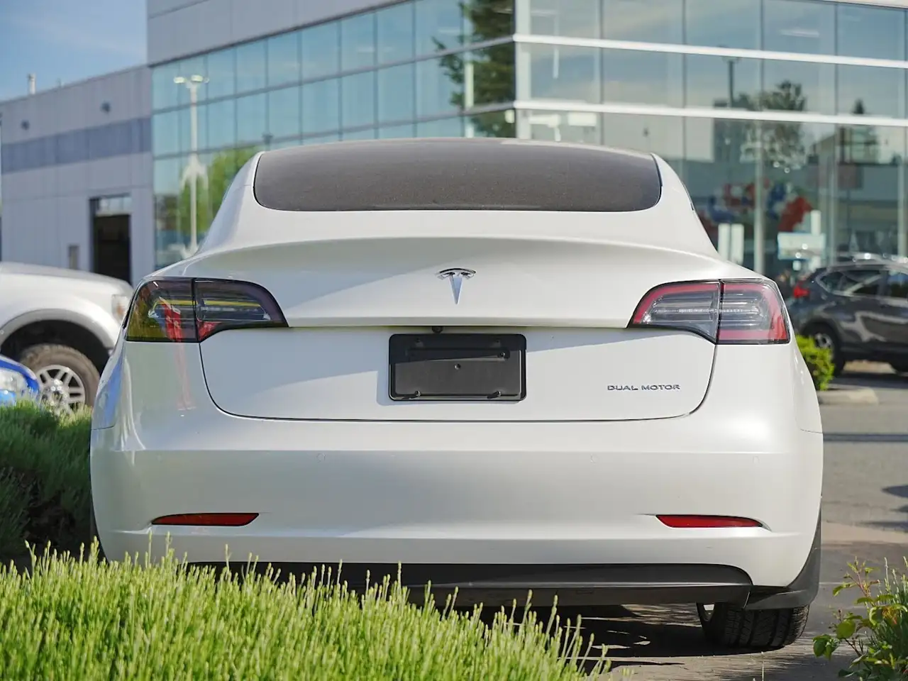 Tesla Model 3 photo Tesla Model 3