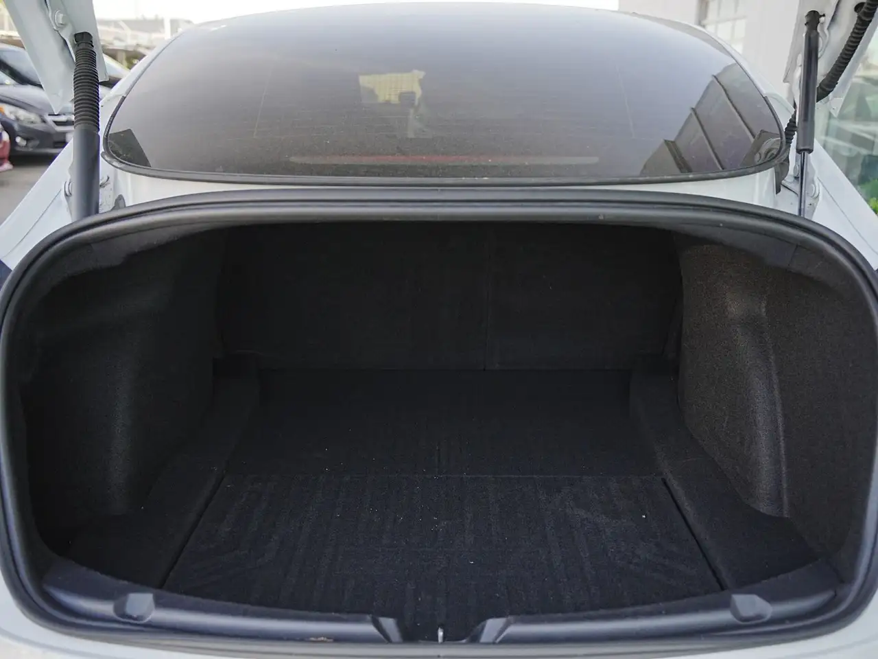 Tesla Model 3 photo Tesla Model 3