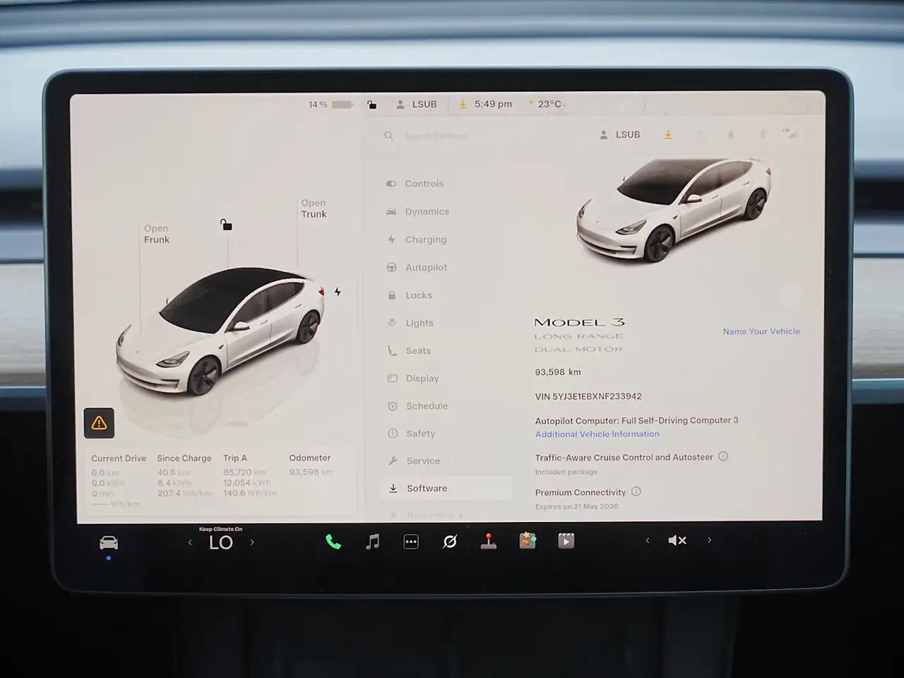 Tesla Model 3 photo Tesla Model 3