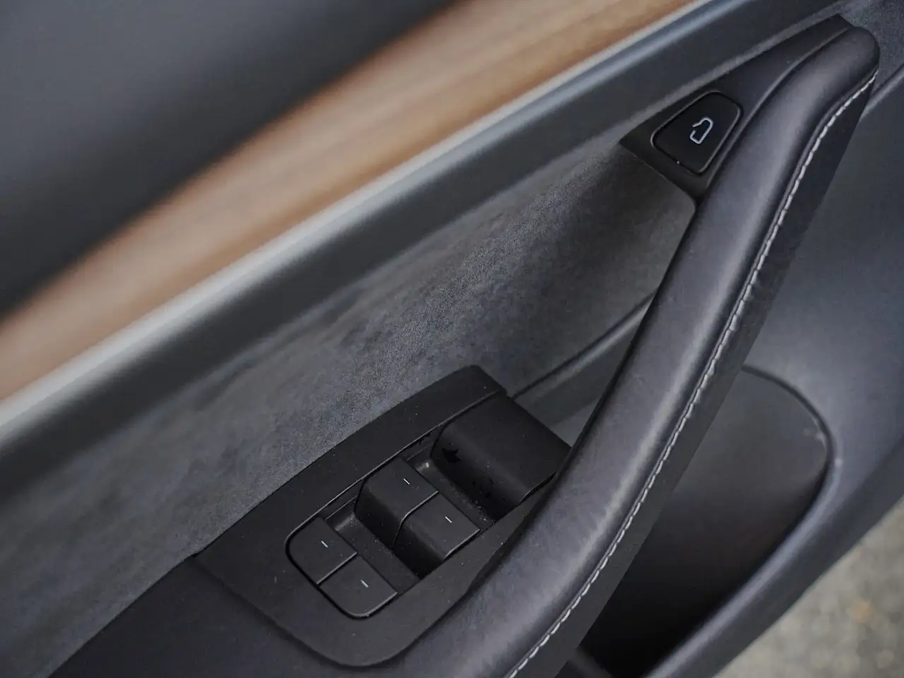 Tesla Model 3 photo Tesla Model 3