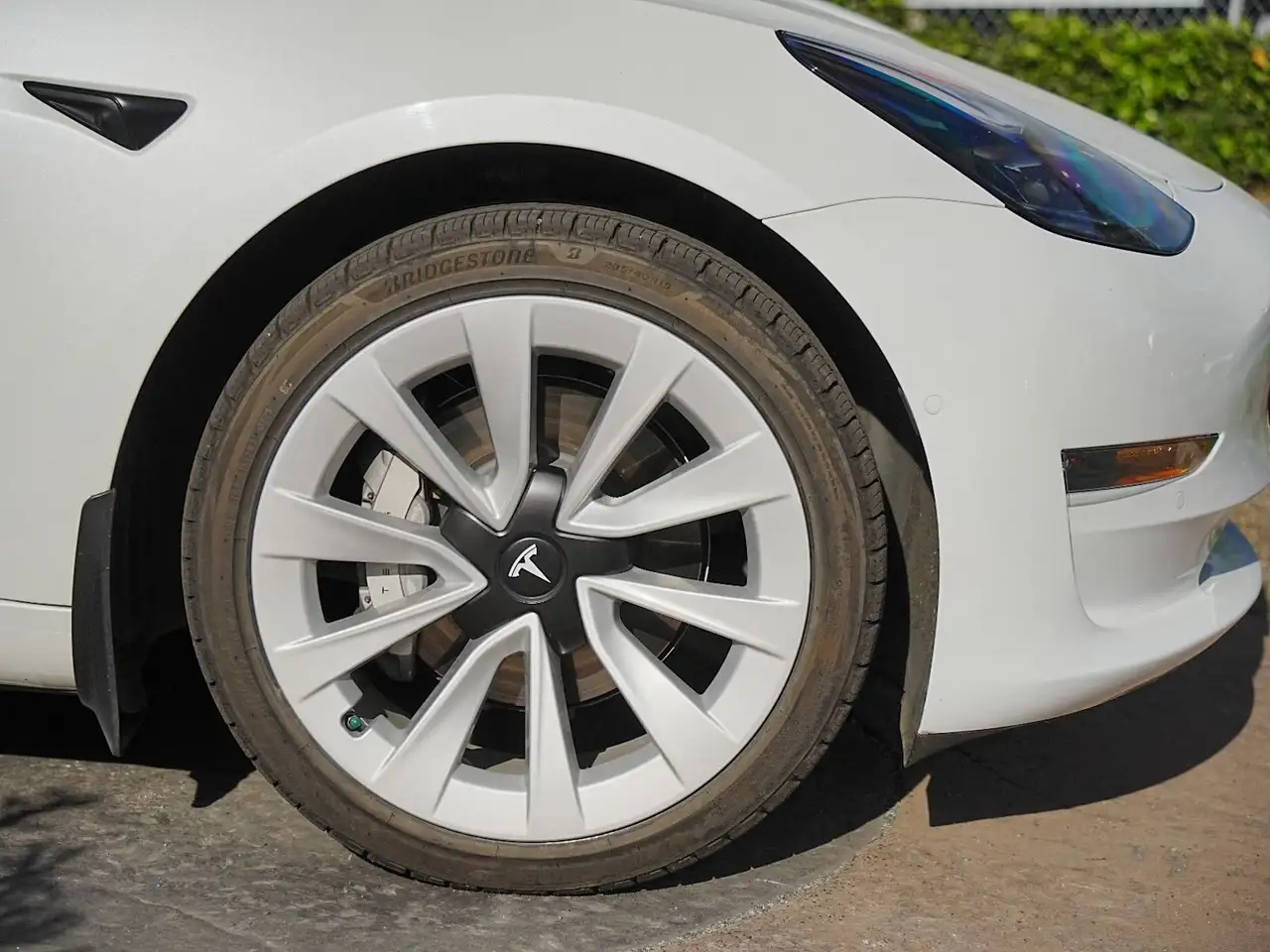 Tesla Model 3 photo Tesla Model 3