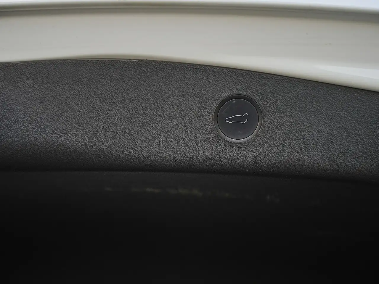 Tesla Model 3 photo Tesla Model 3