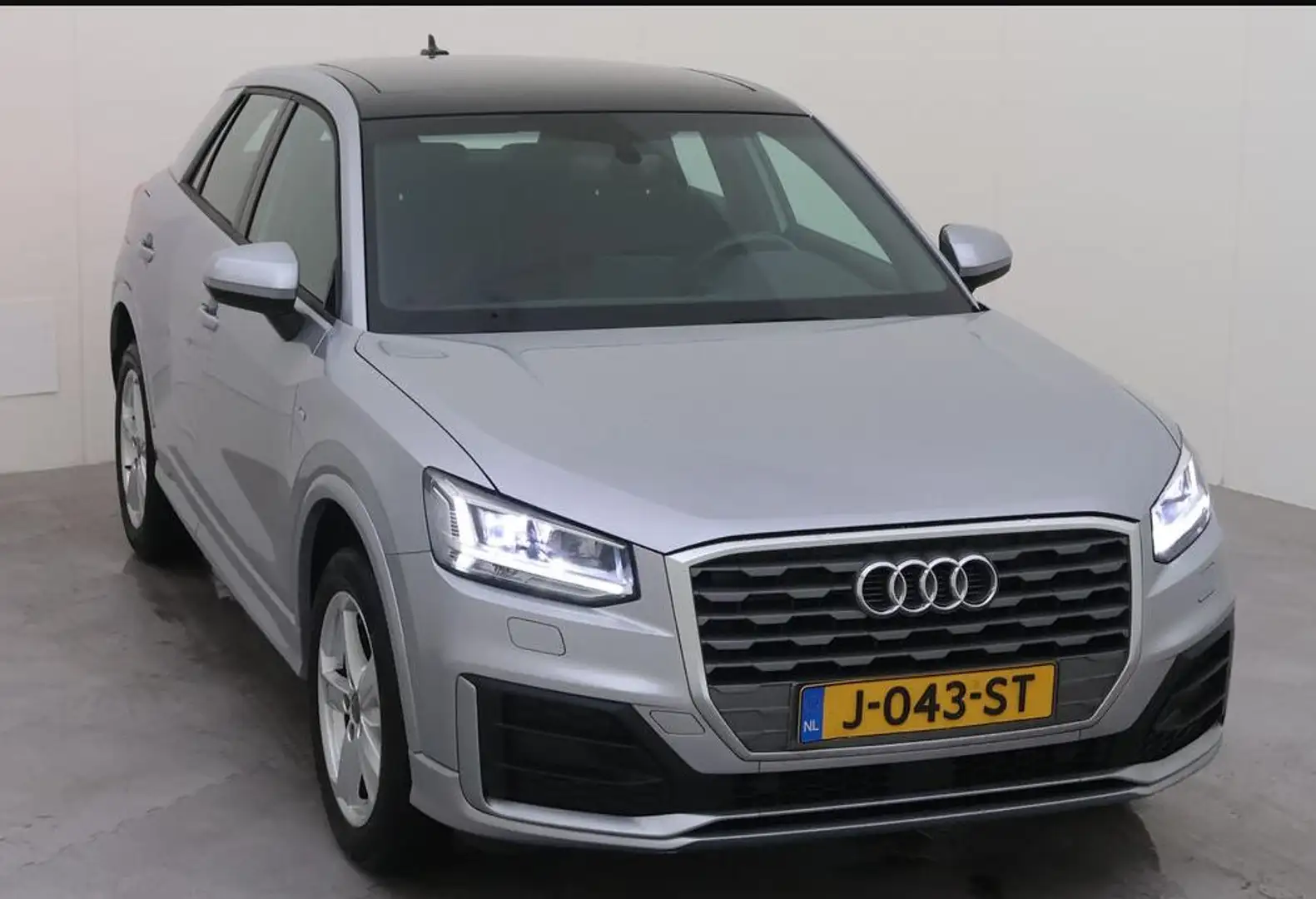Audi Q2 35 TFSI 150pk s-tronic S Edition | Panoramadak | P Zilver - 2