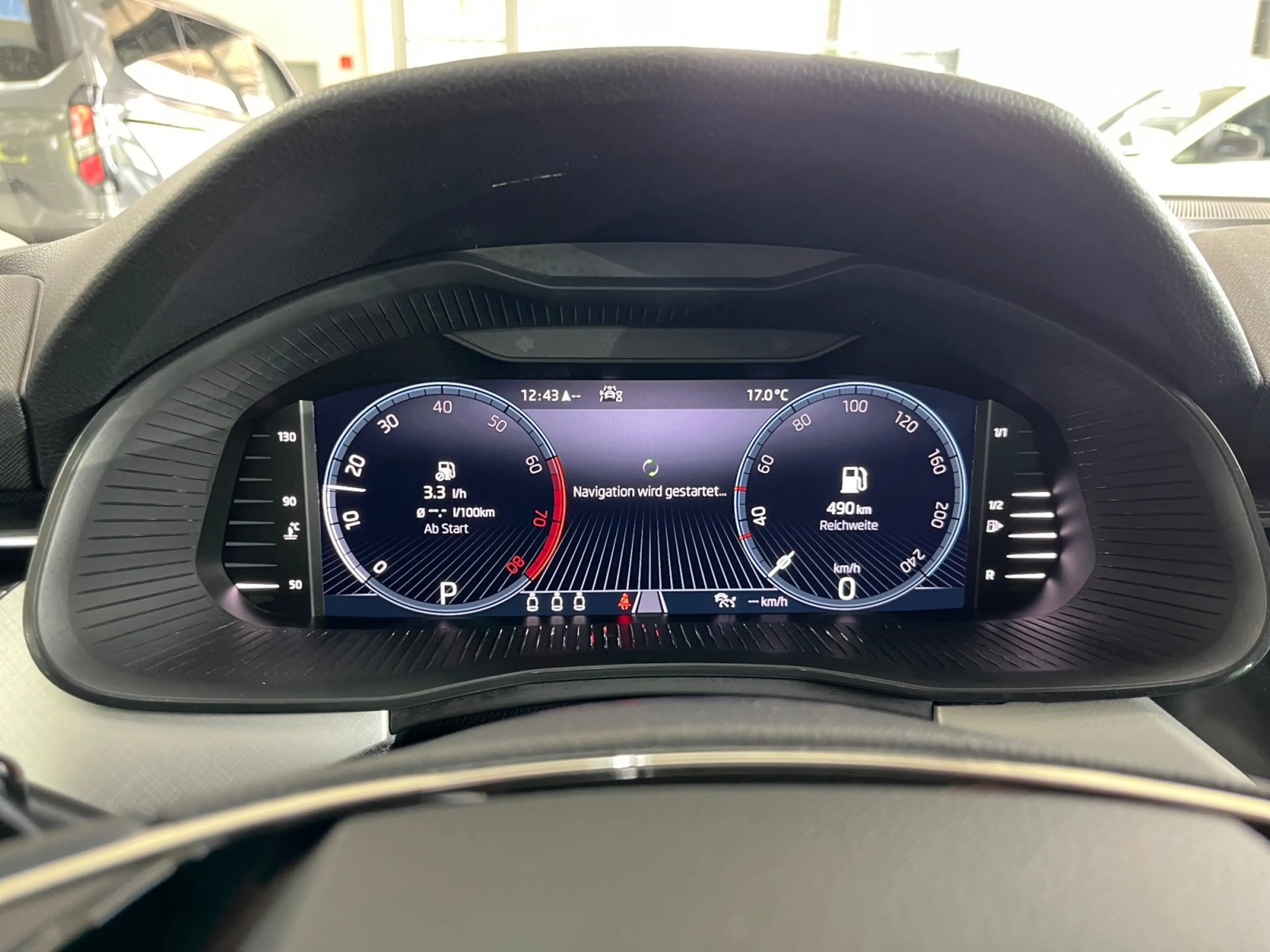 Skoda Kamiq Tour 1.0 TSI DSG Abstandstempomat — photo 12