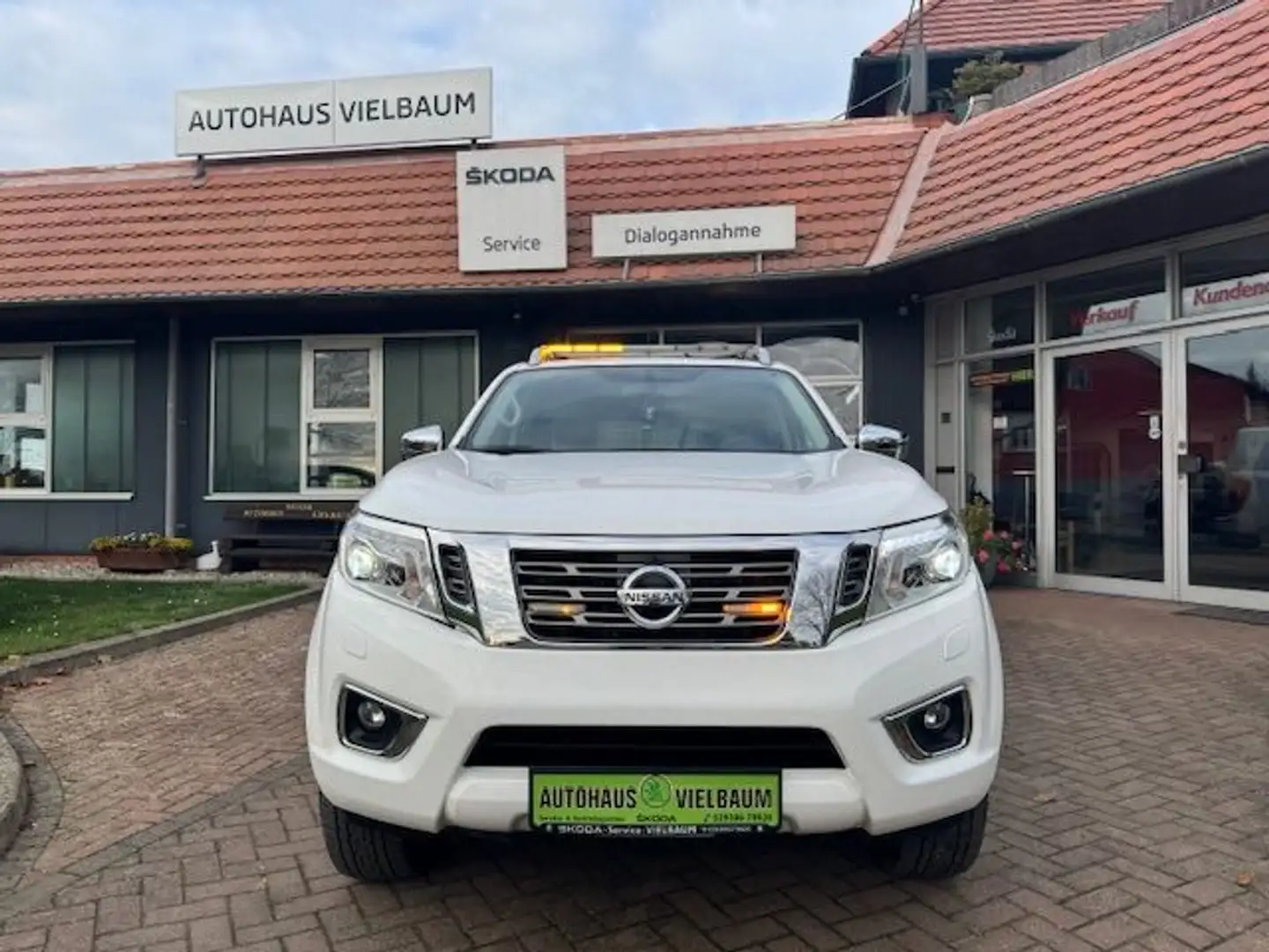 Nissan Navara NP300 Acenta Double Cab 4x4 Weiß - 2