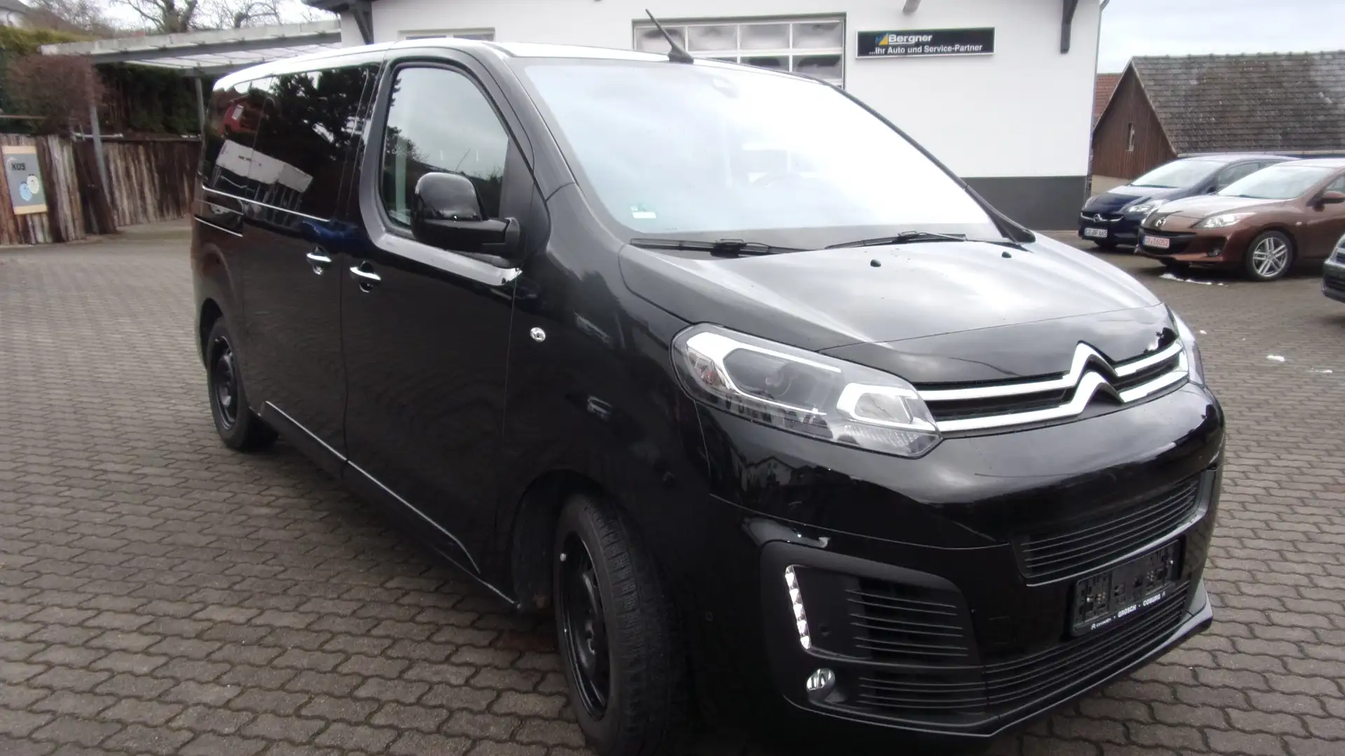 Citroen Spacetourer Shine M (L2) Schwarz - 2
