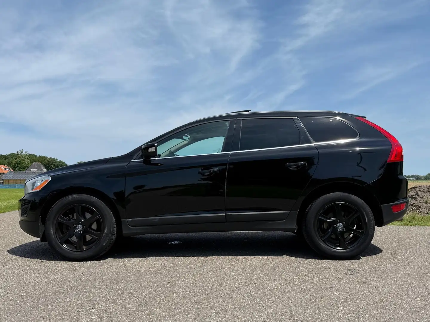 Volvo XC60 3.0 T6 AWD Summum Automaat | Panoramadak | Leder | Schwarz - 2