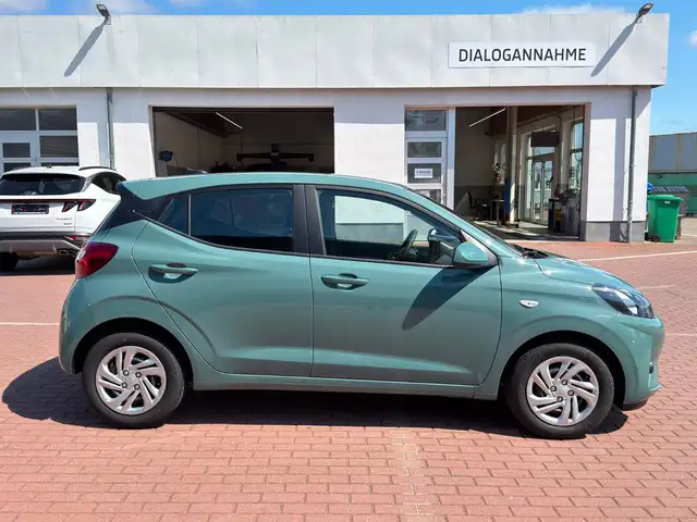 Hyundai I10 view 10