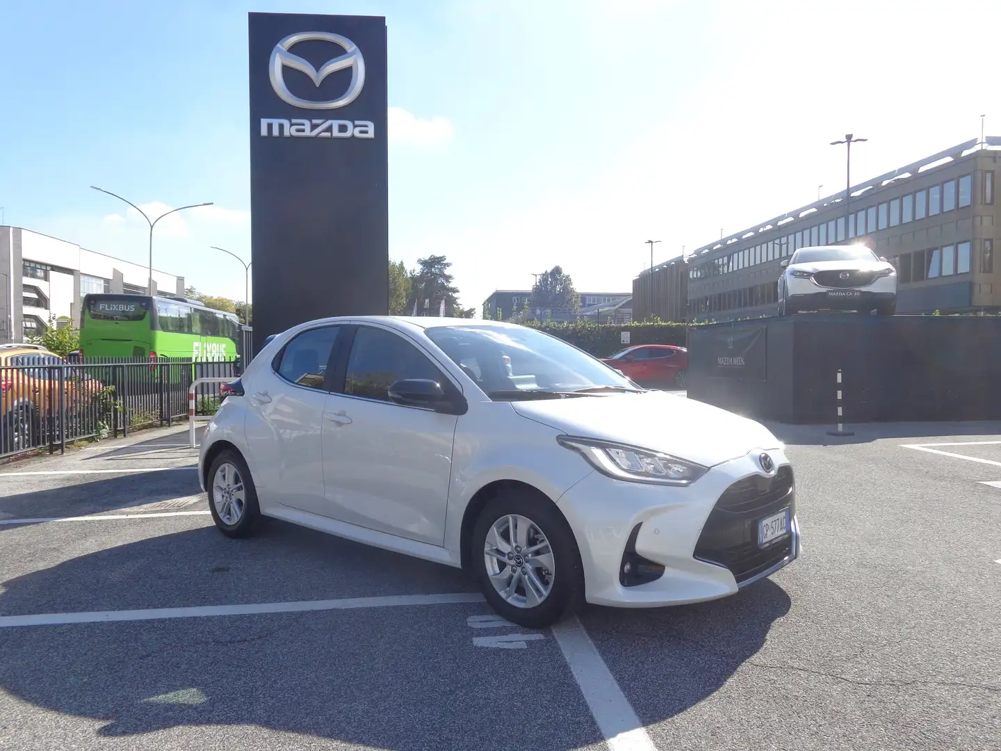 Mazda 2 2 IV 2022 1.5 vvt full hybrid electric Agile e-cvt Bianco - 2