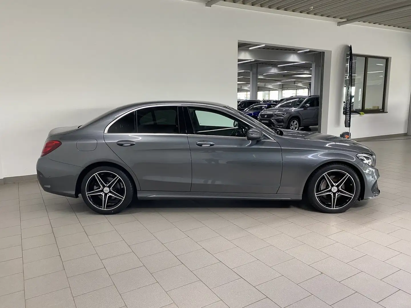 Mercedes-Benz C 220 d AMG+EDITION-C+SPUR+TOTW+KAMERA+NAVI+LED Grau - 2