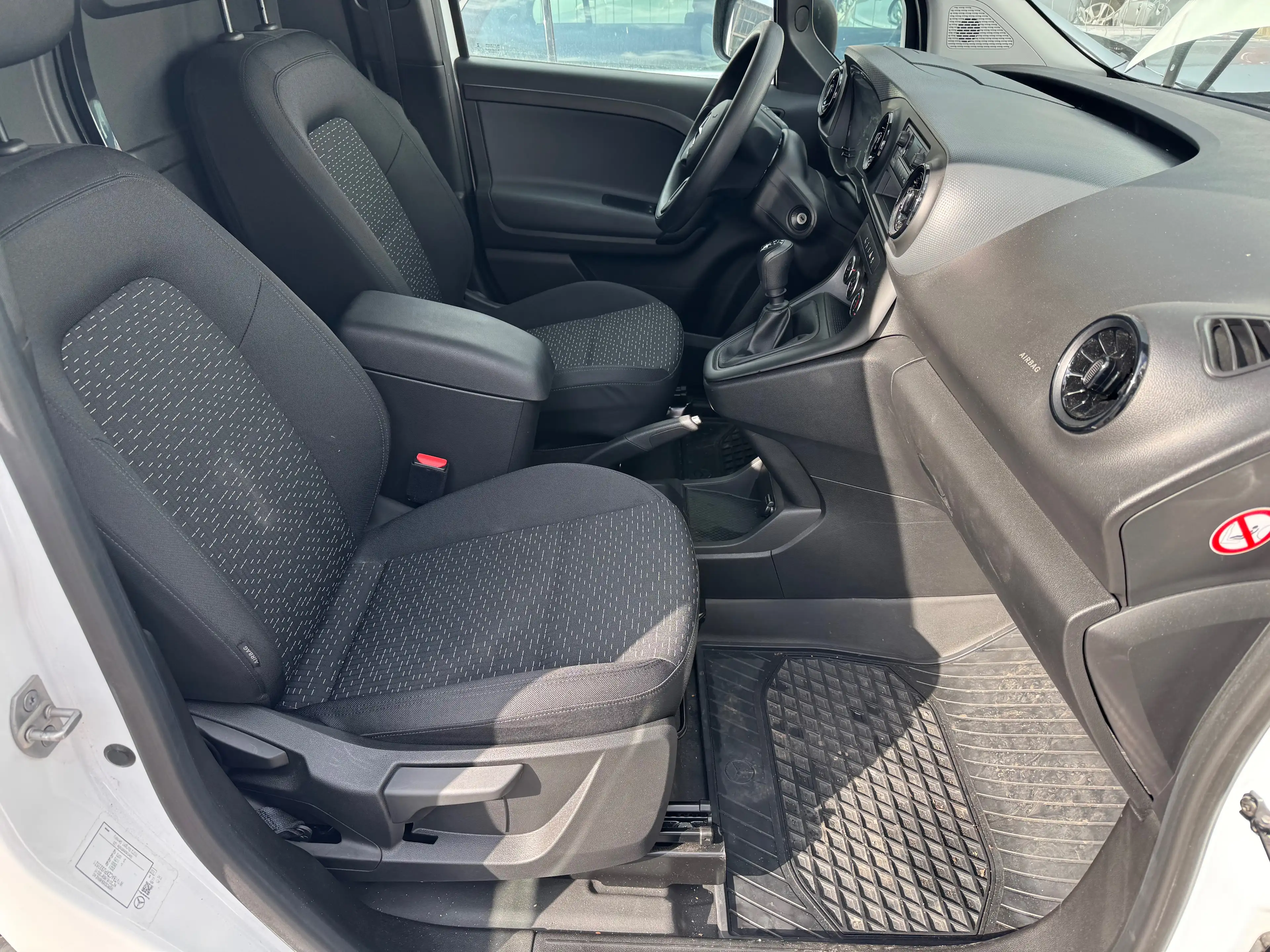 Mercedes-Benz Citan 110 CDI Klima 1. Hand lückenlos Scheckheftgepflegt Letzter Service bei 60.988 km — photo 9