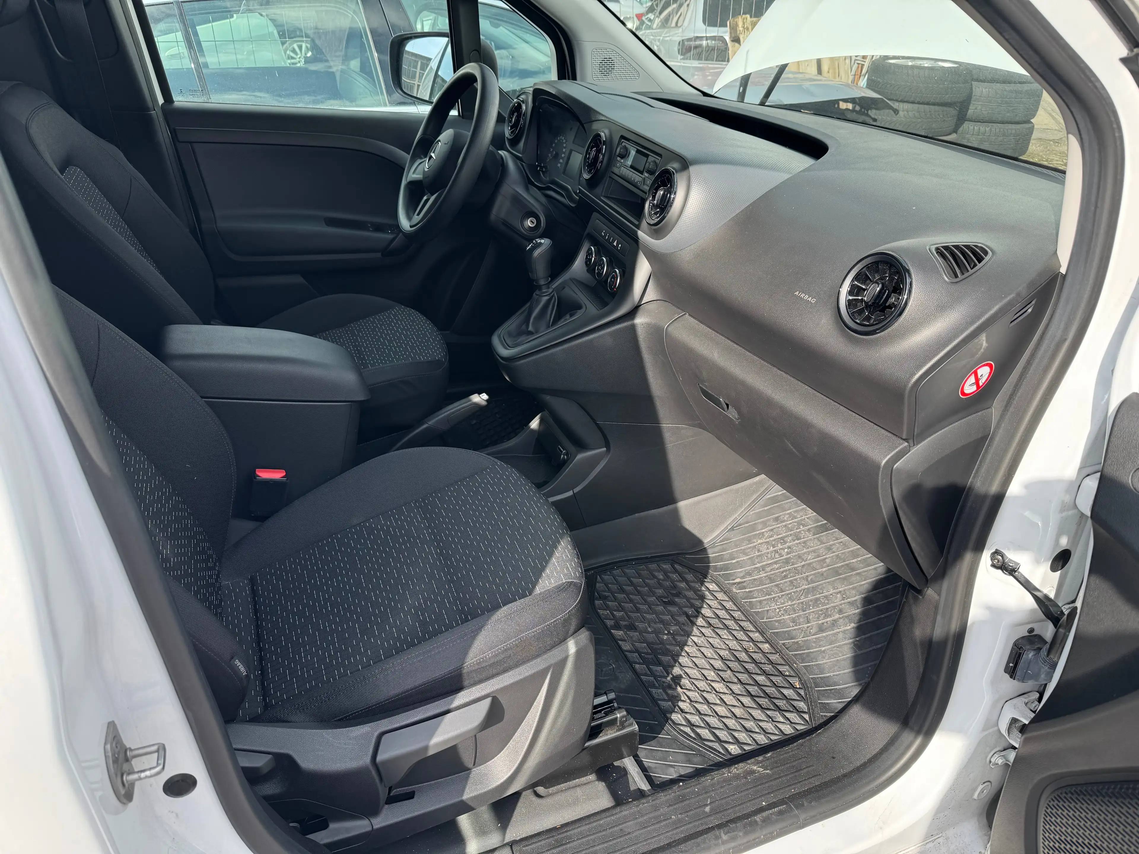 Mercedes-Benz Citan 110 CDI Klima 1. Hand lückenlos Scheckheftgepflegt Letzter Service bei 60.988 km — photo 8