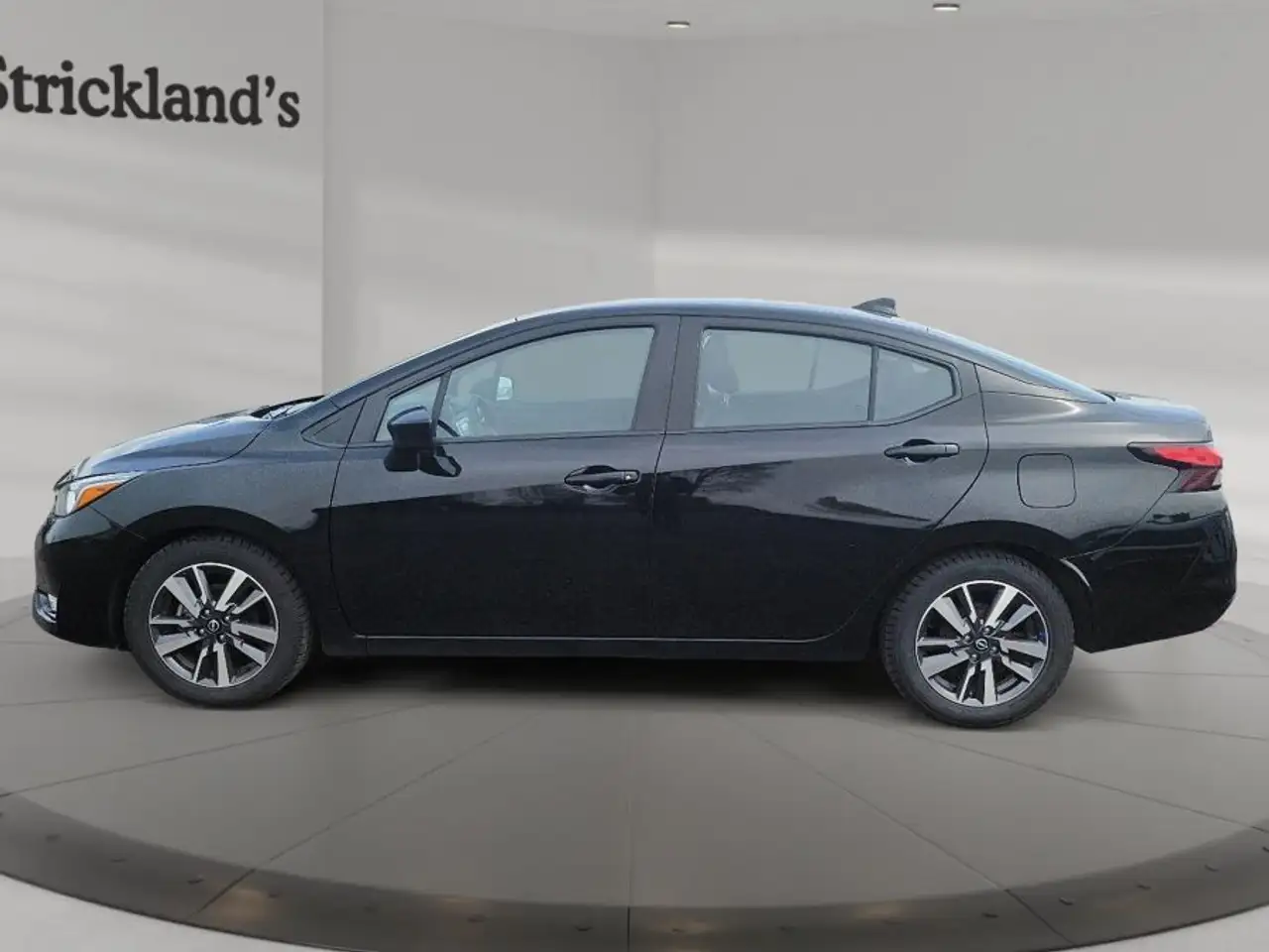 Nissan Versa снимка Nissan Versa