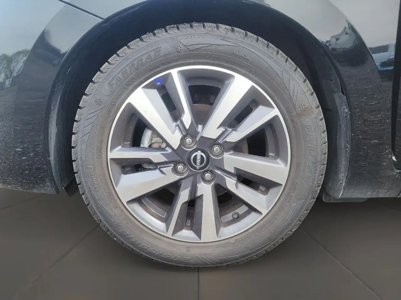 Nissan Versa снимка Nissan Versa