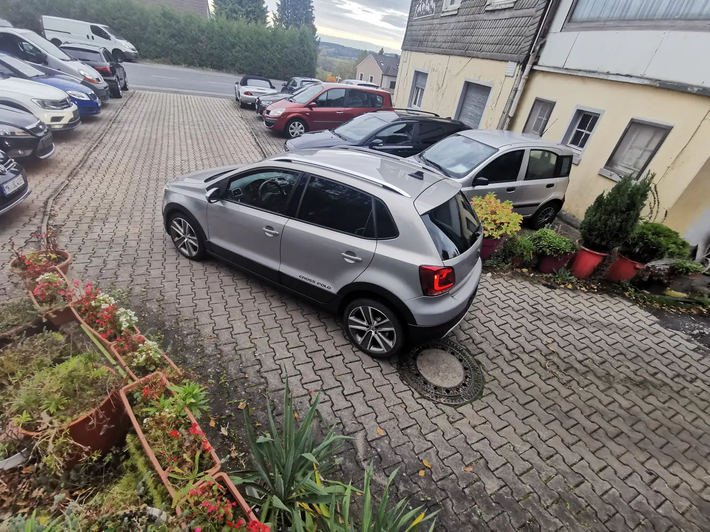 Volkswagen Polo CrossPolo/1.Hand/Navi/Xenon/Automatik/Leder/Touch/ Grau - 2